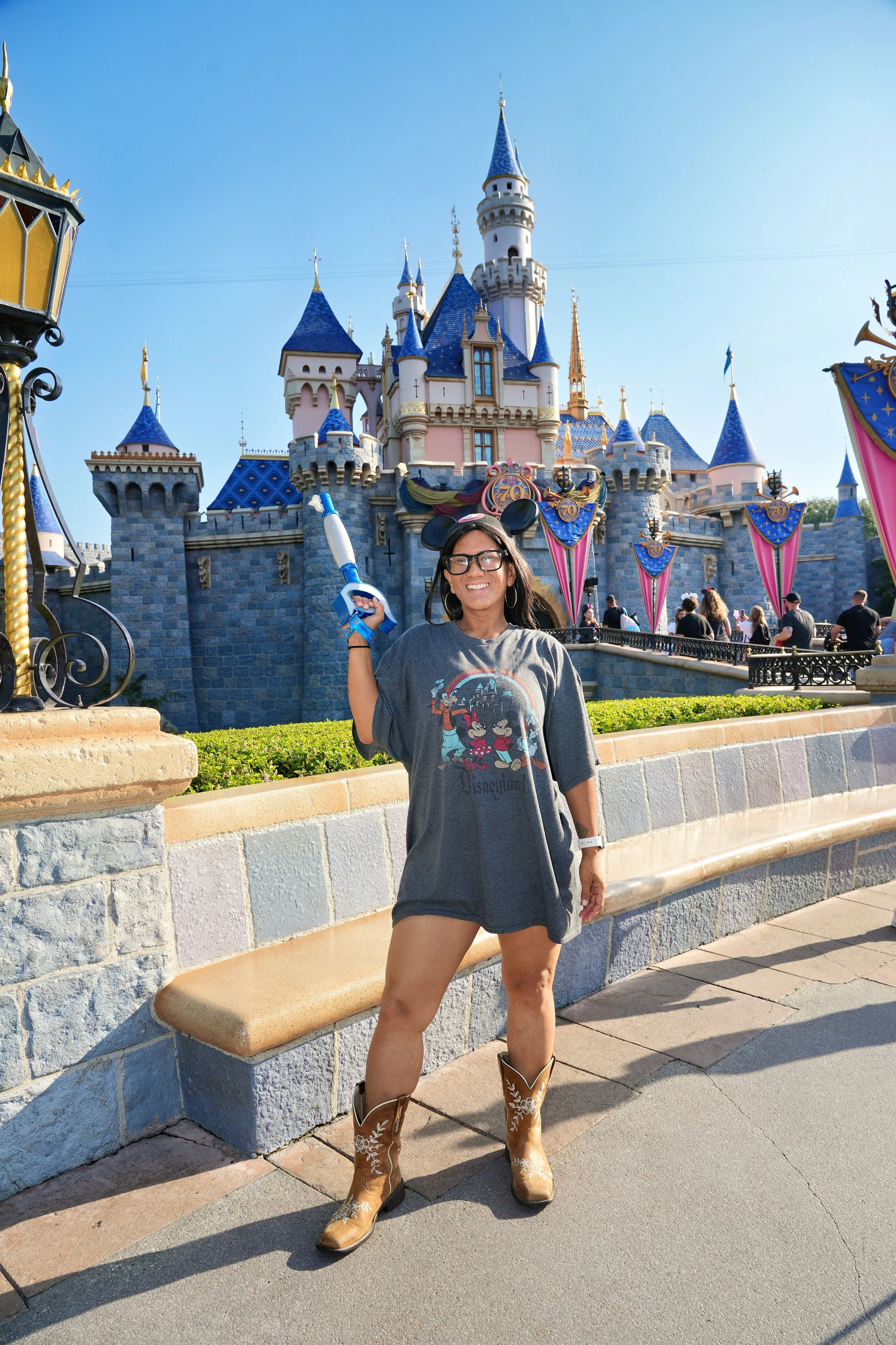 🏰 Made it to Rope Drop! ✨ 
