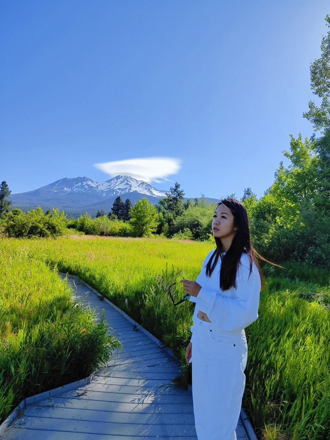 Fiona and Mount Shasta 在雪士達山