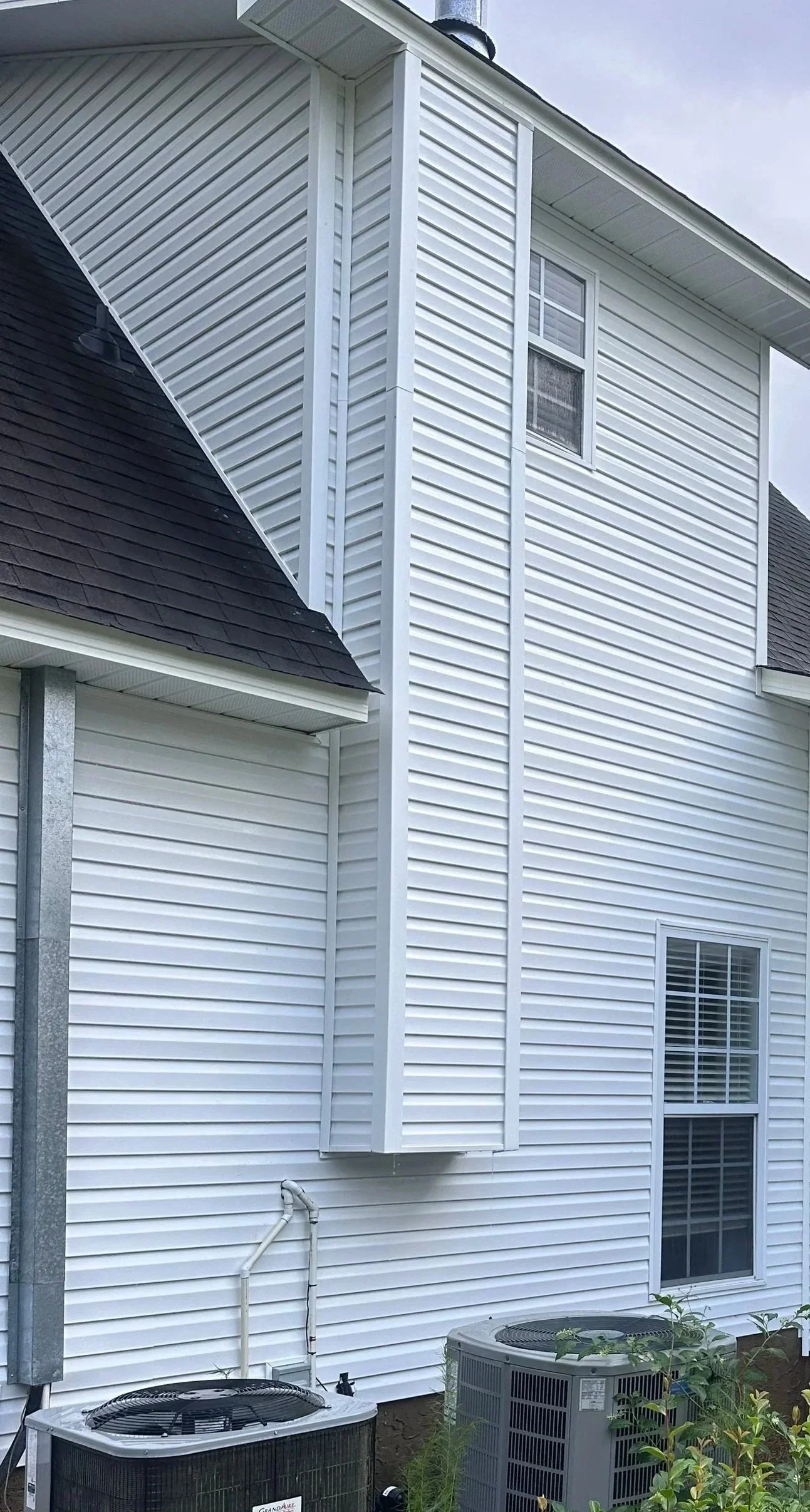 Before and after house washing in Statesboro GA by Stephens Exteriors