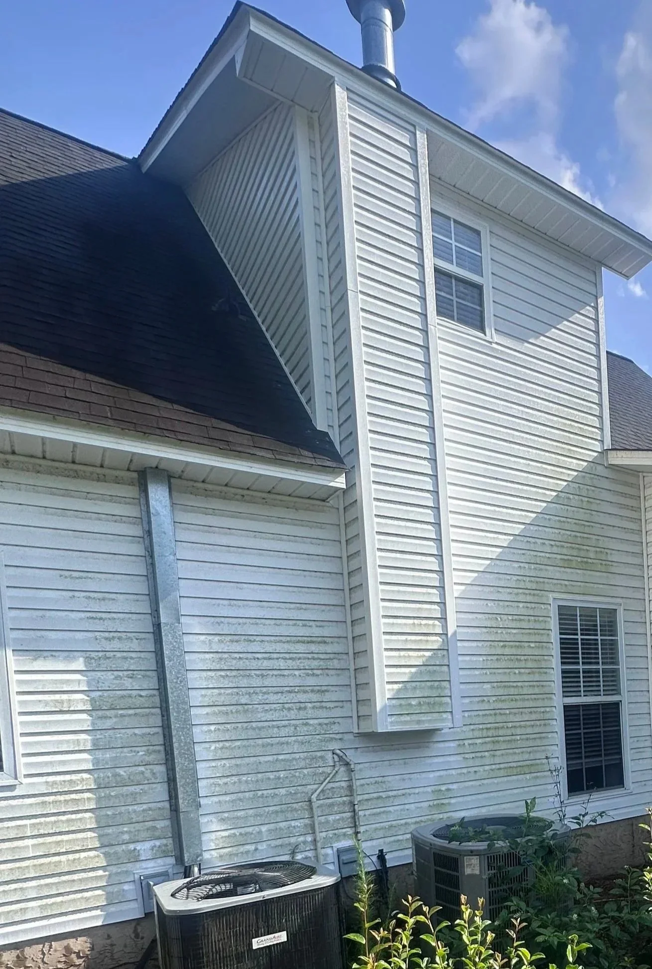 Before and after house washing in Statesboro GA by Stephens Exteriors