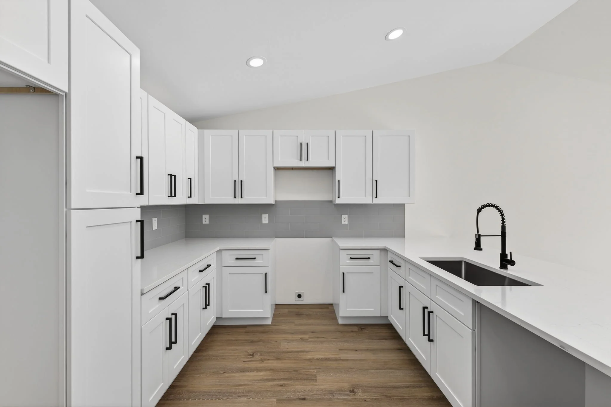 30-Kitchen 2 - 2 of 4.jpg