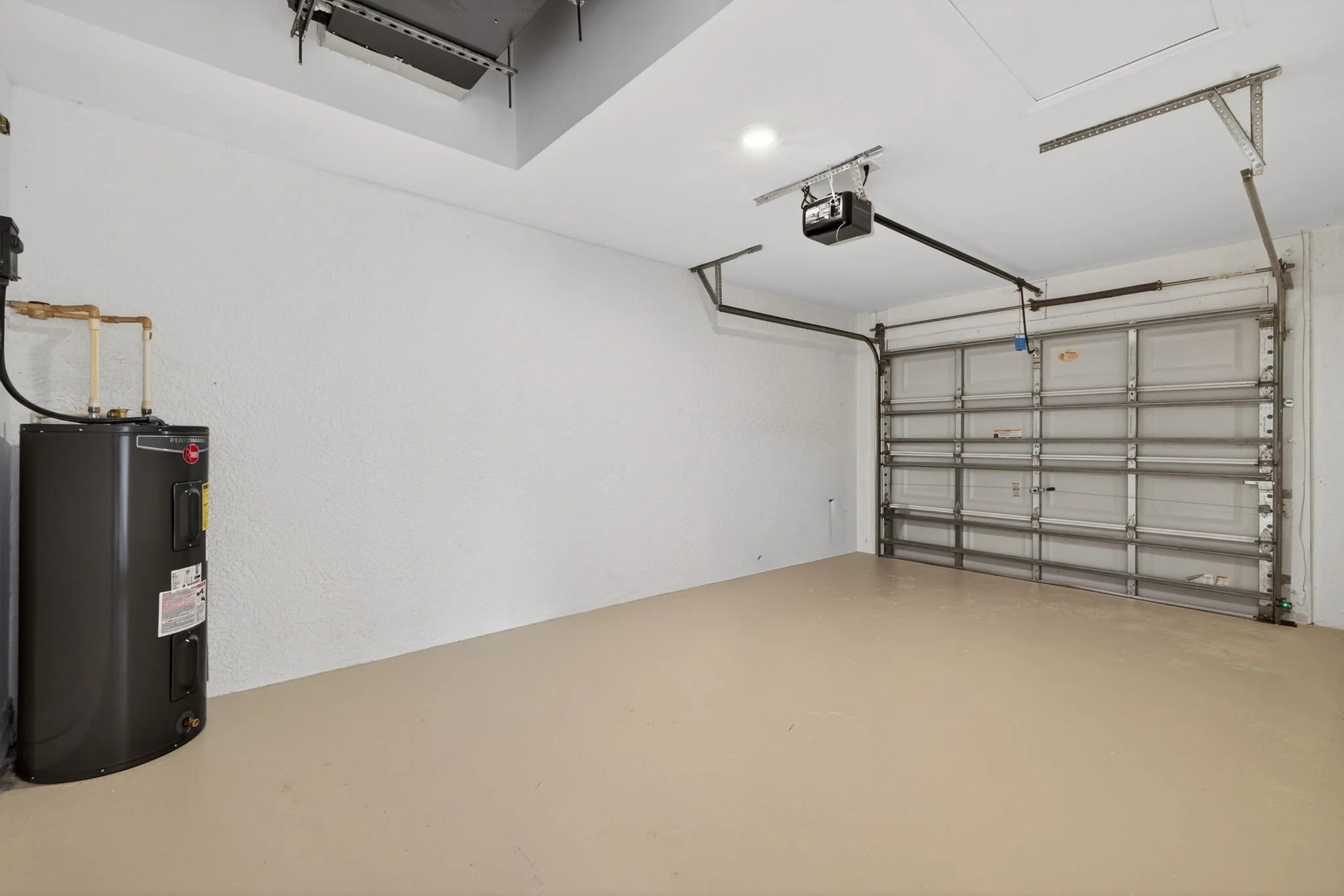 23-Garage 1.jpg