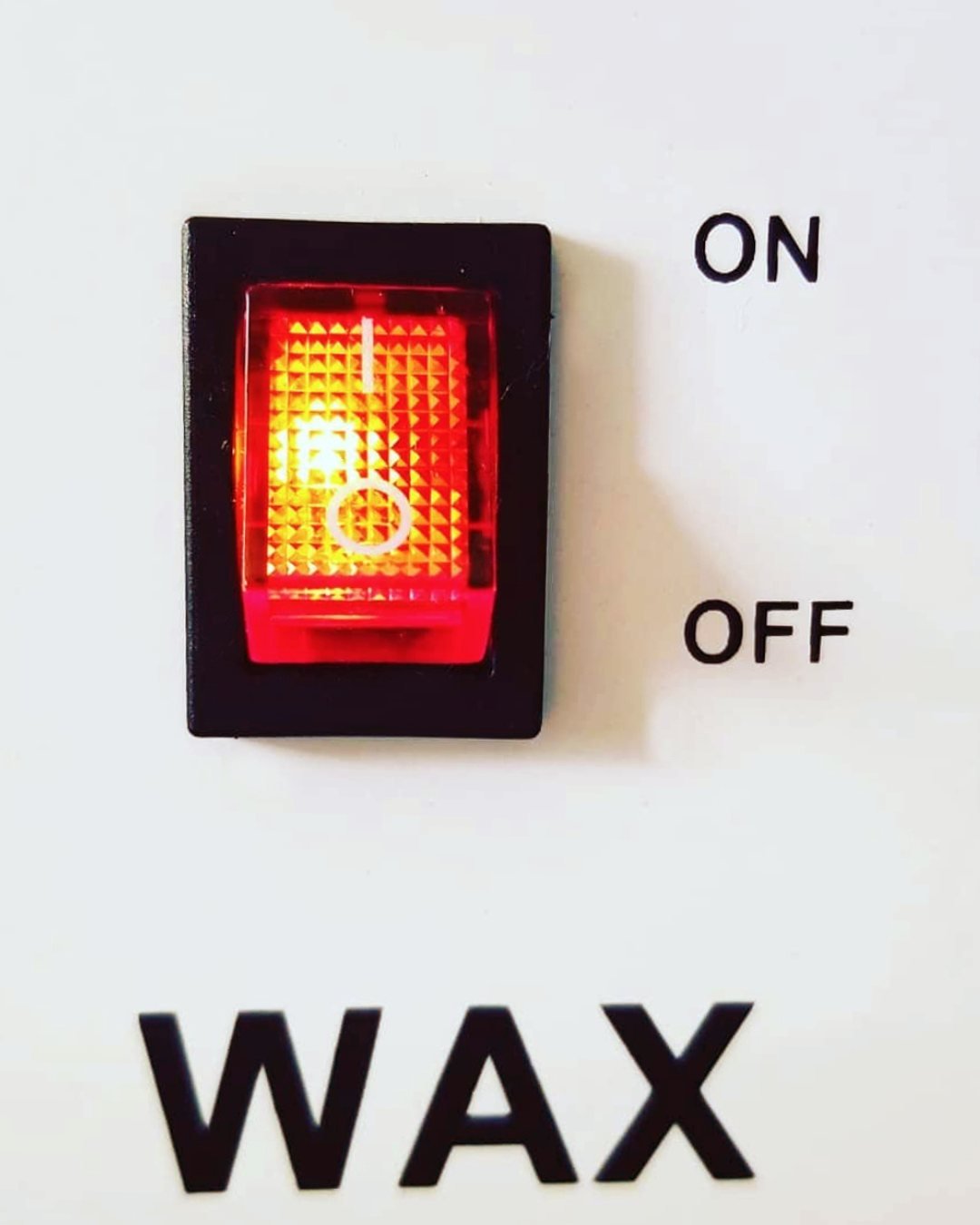 Turn the wax ON.
Leave the razor OFF. 

Skip the daily shave and enjoy weeks of smoother skin with professional waxing.

Ready to make the switch?

#WAXONBeauty#SeattleWaxing #BrazilianWax #SeattleBrows #BrowWax #SmoothSkin #SeattleEsthetician