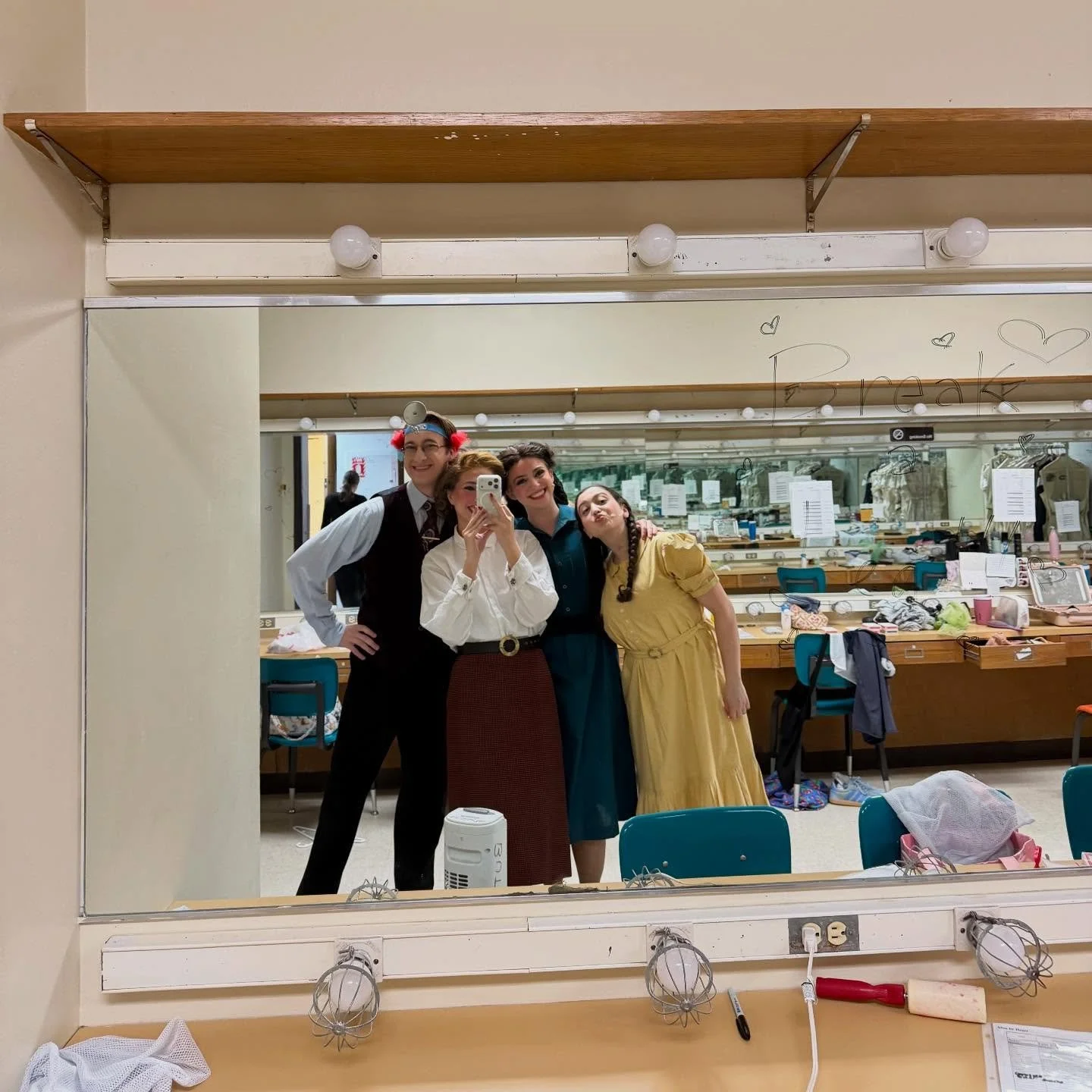 first mainstage, a pigskin win, fam visit, and of course always more self-tapes!!