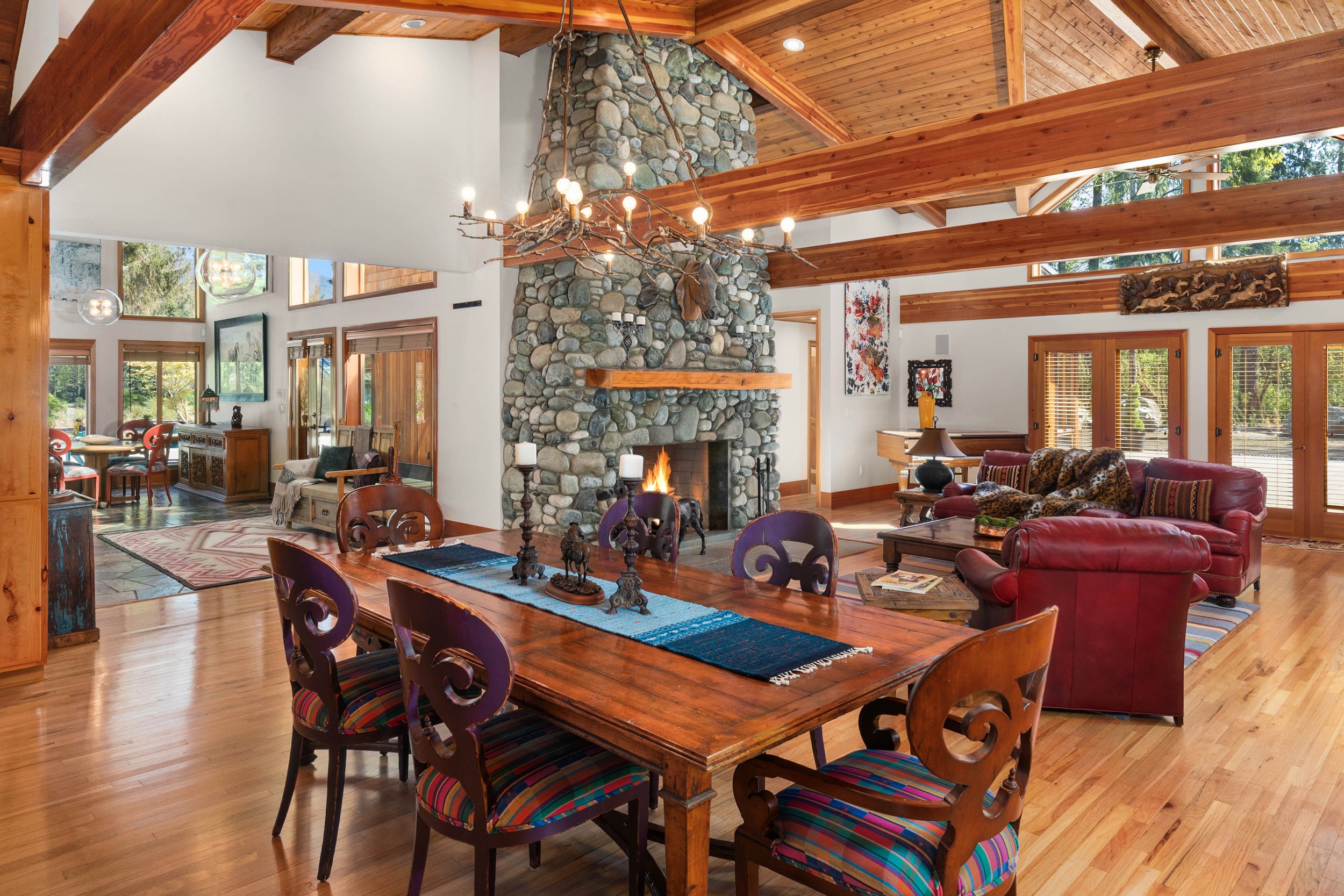 Riverhouse (9).jpg