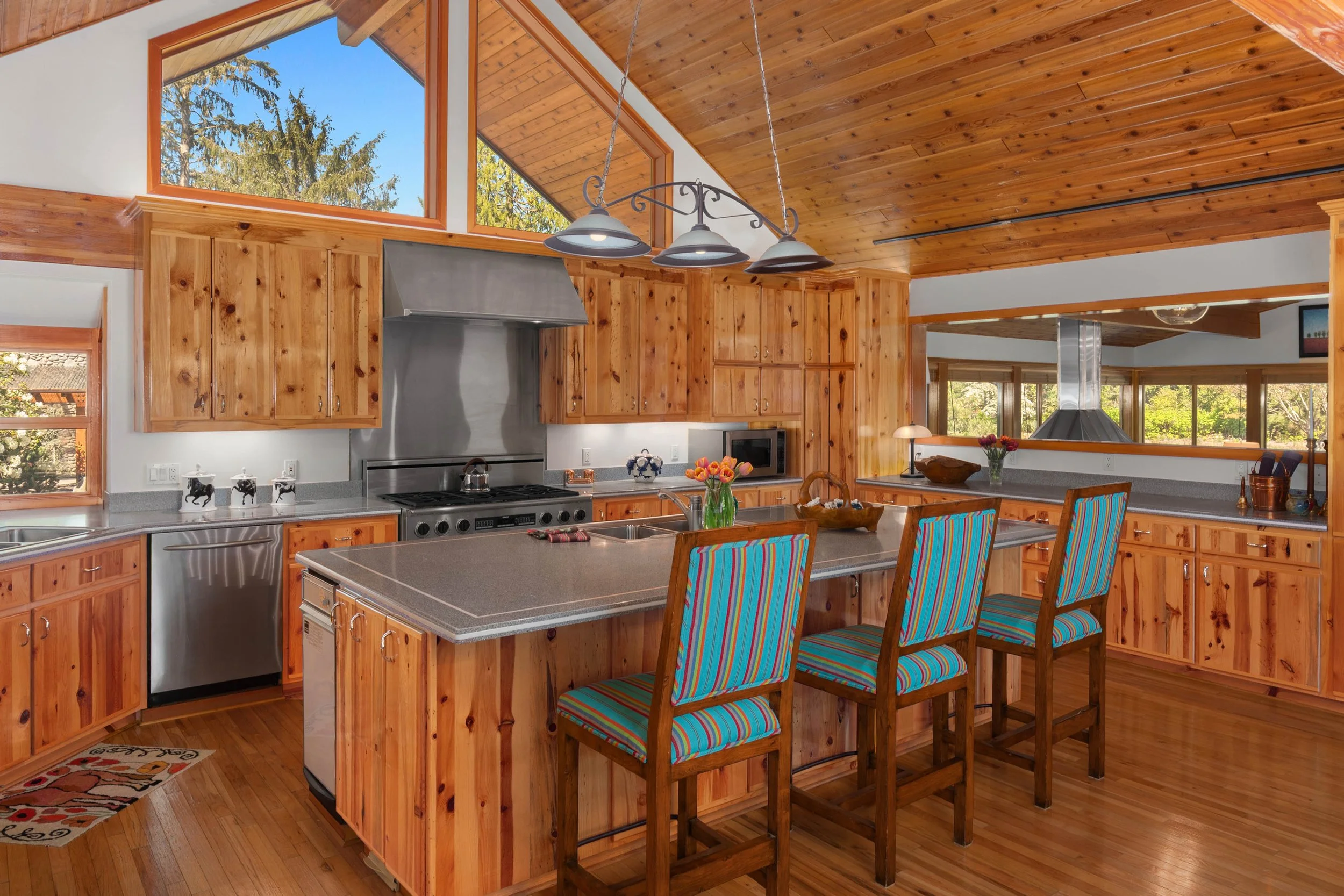 Riverhouse (12).jpg