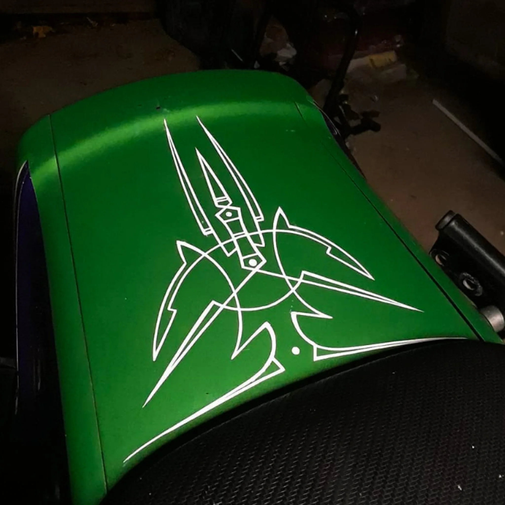 ZRX1100 pinstriped with one shot paint