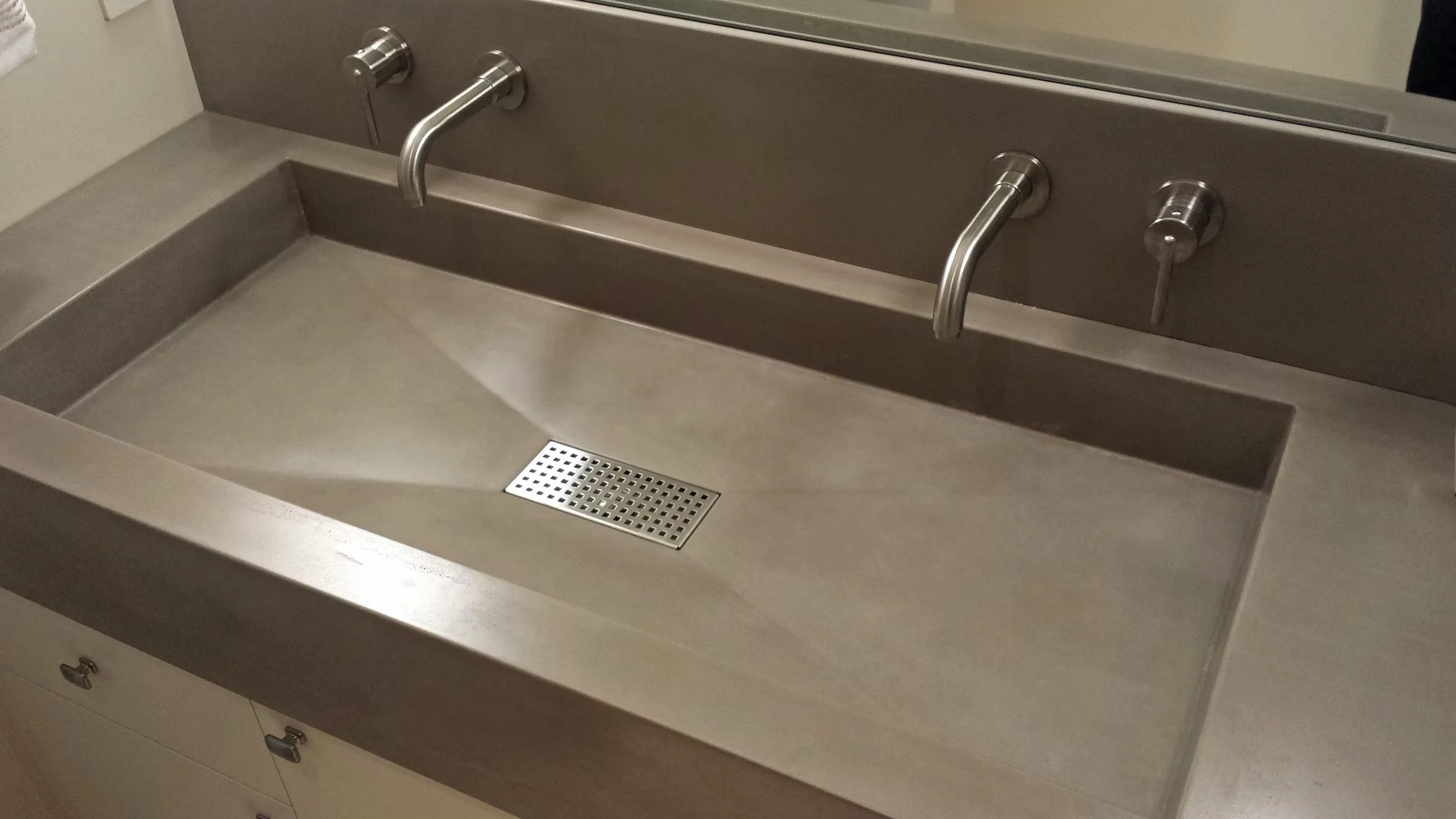 guest-sink-beige.jpeg