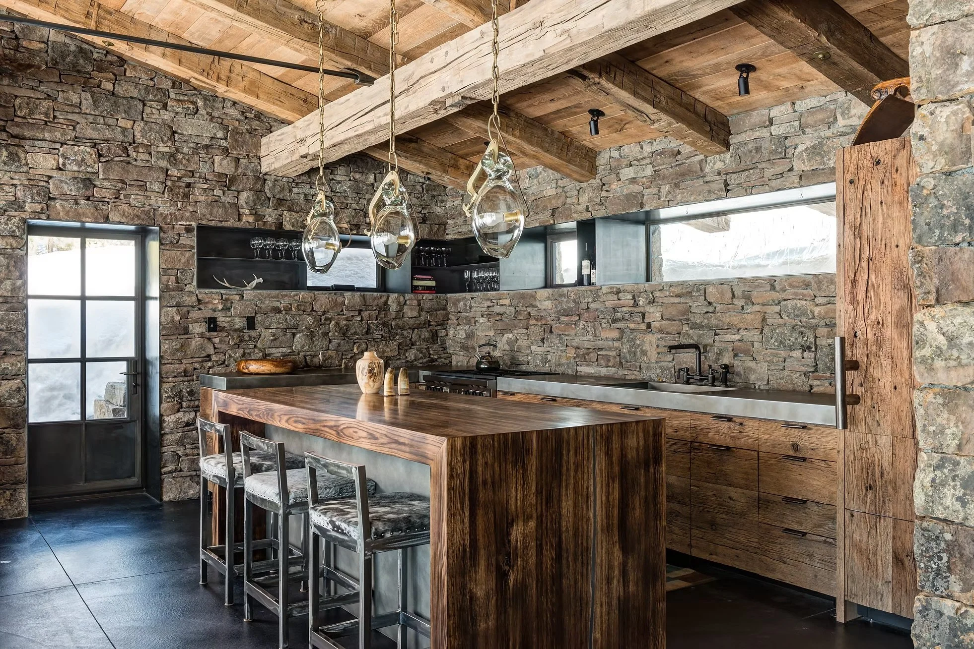 shou-sugi-ban-kitchen-island-metal-inlay.jpeg