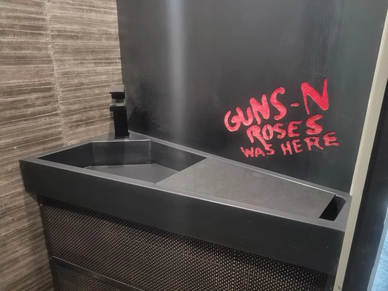 tour-bus-sink 2.jpeg