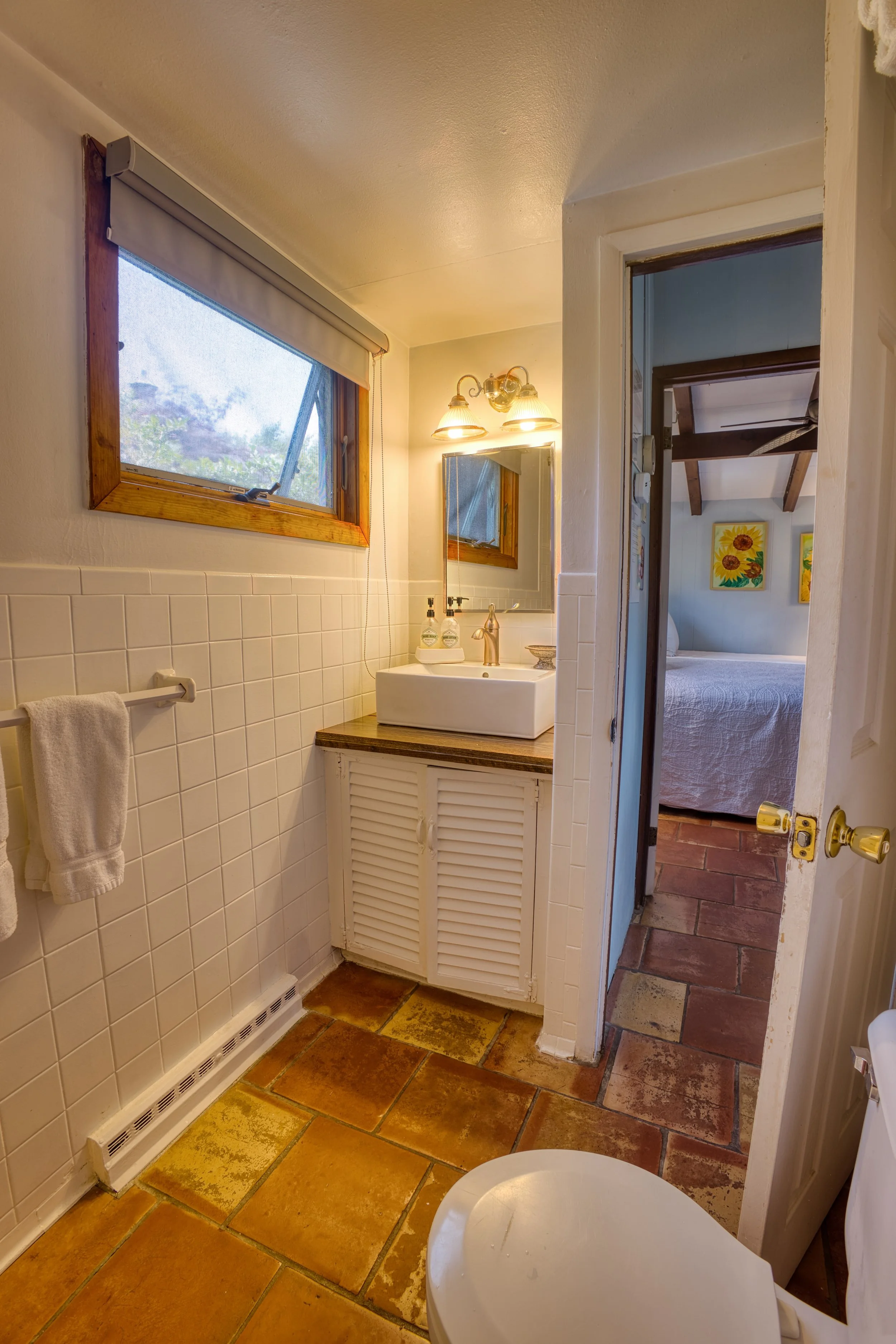 C5 - Bathroom 2.jpeg