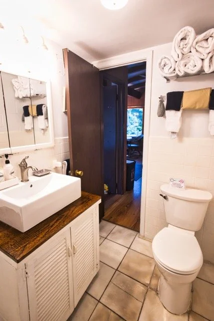 C7 - Bathroom Medium.jpeg