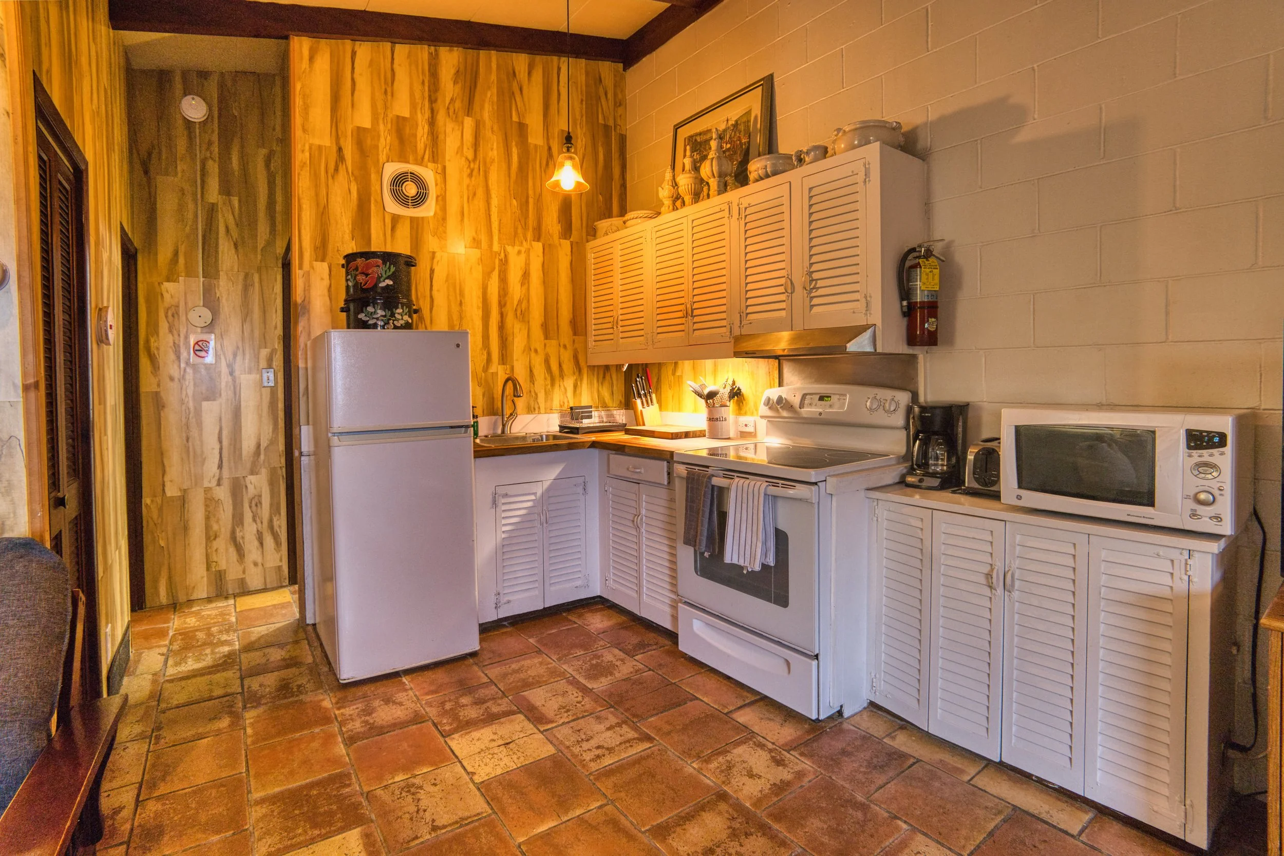 C9 - Kitchen.jpeg