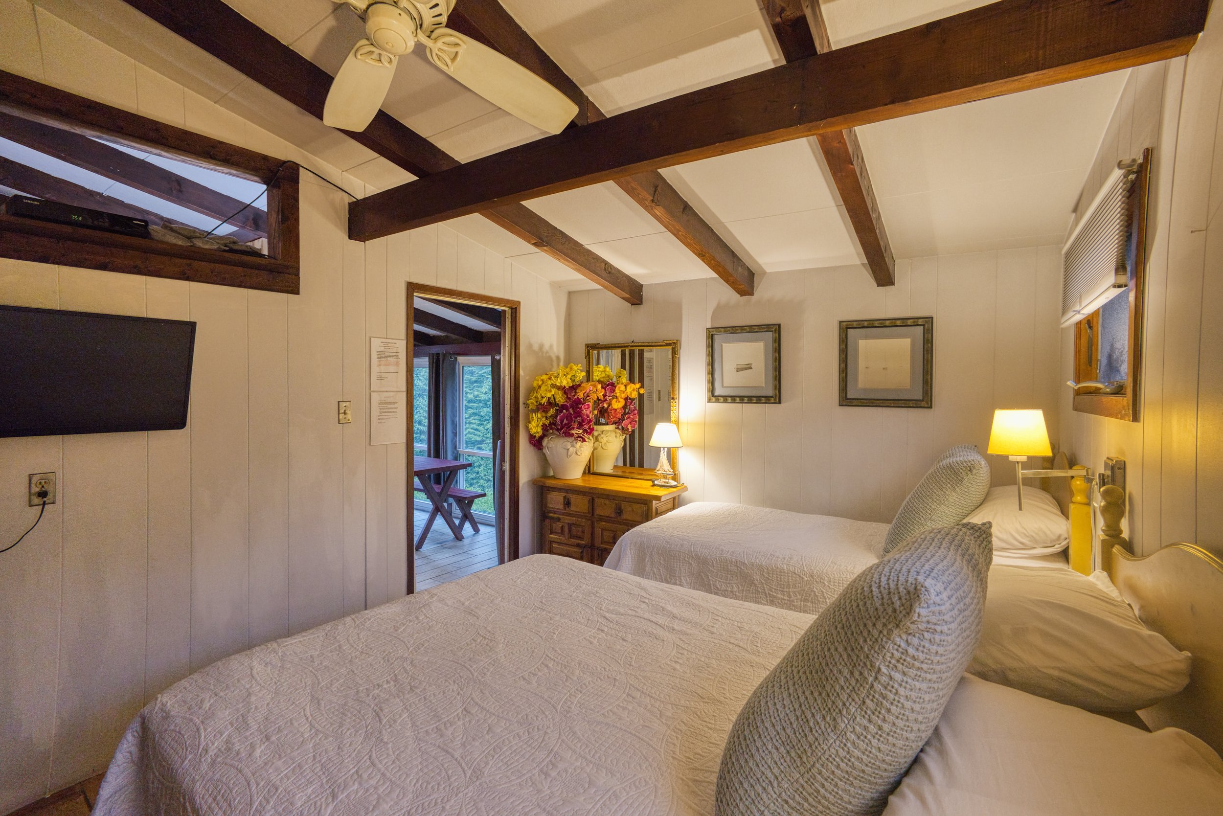 C9 - Bedroom 1.jpeg