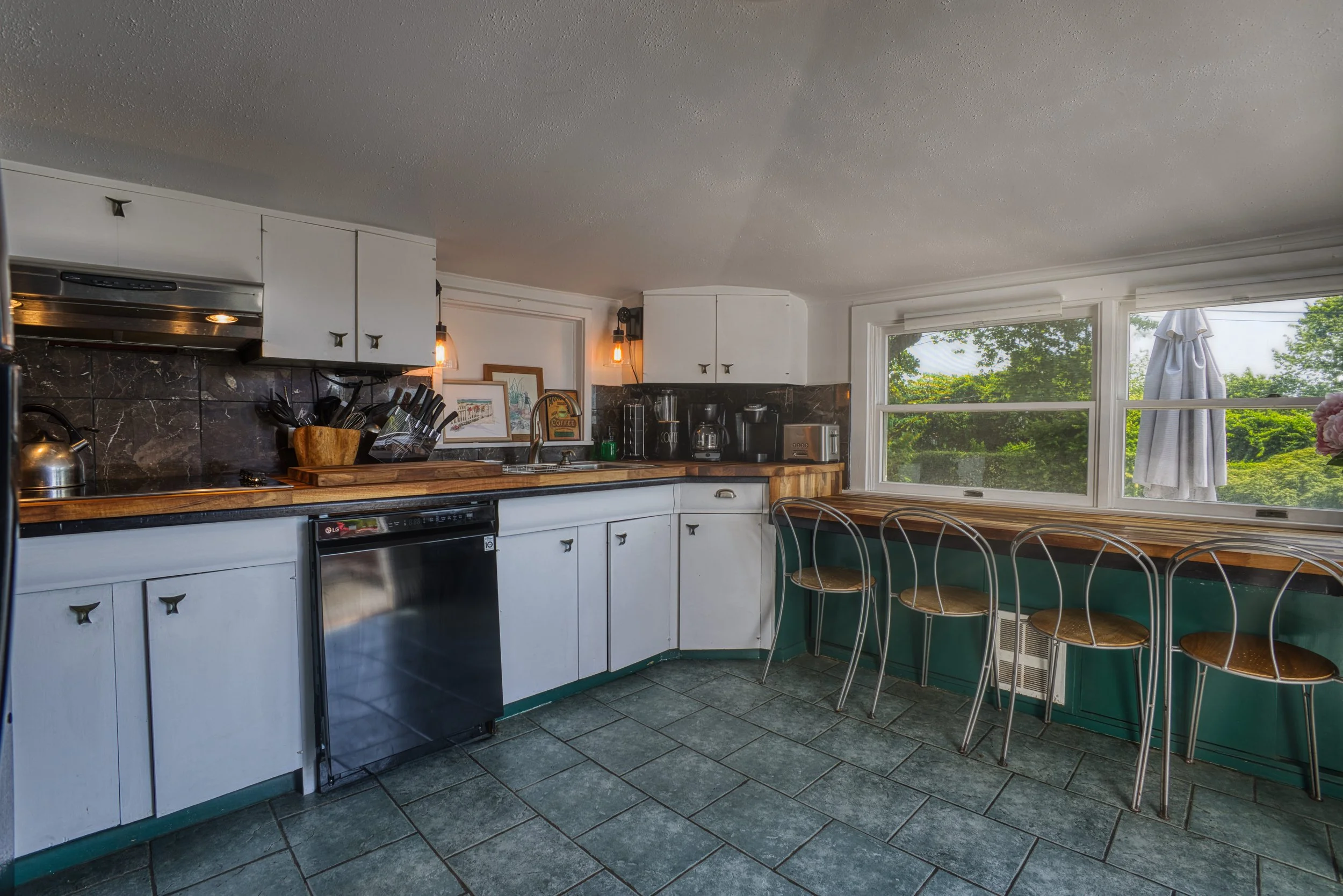 C3 - Kitchen.jpg