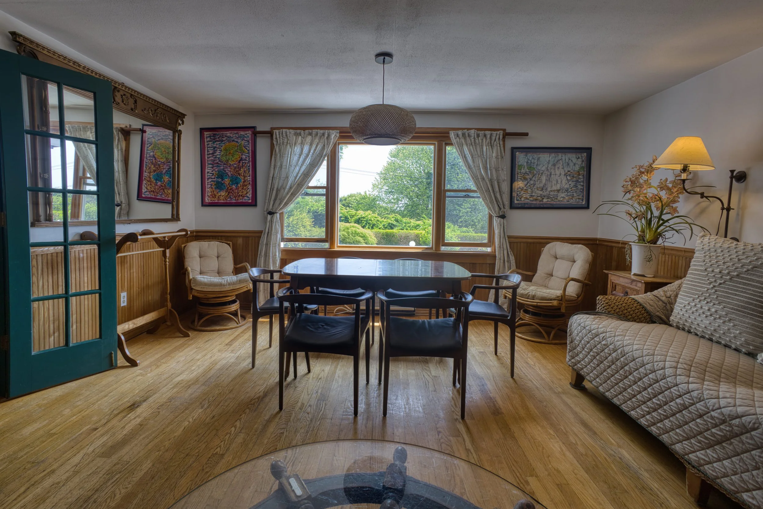 C3 - Living room 3.jpg