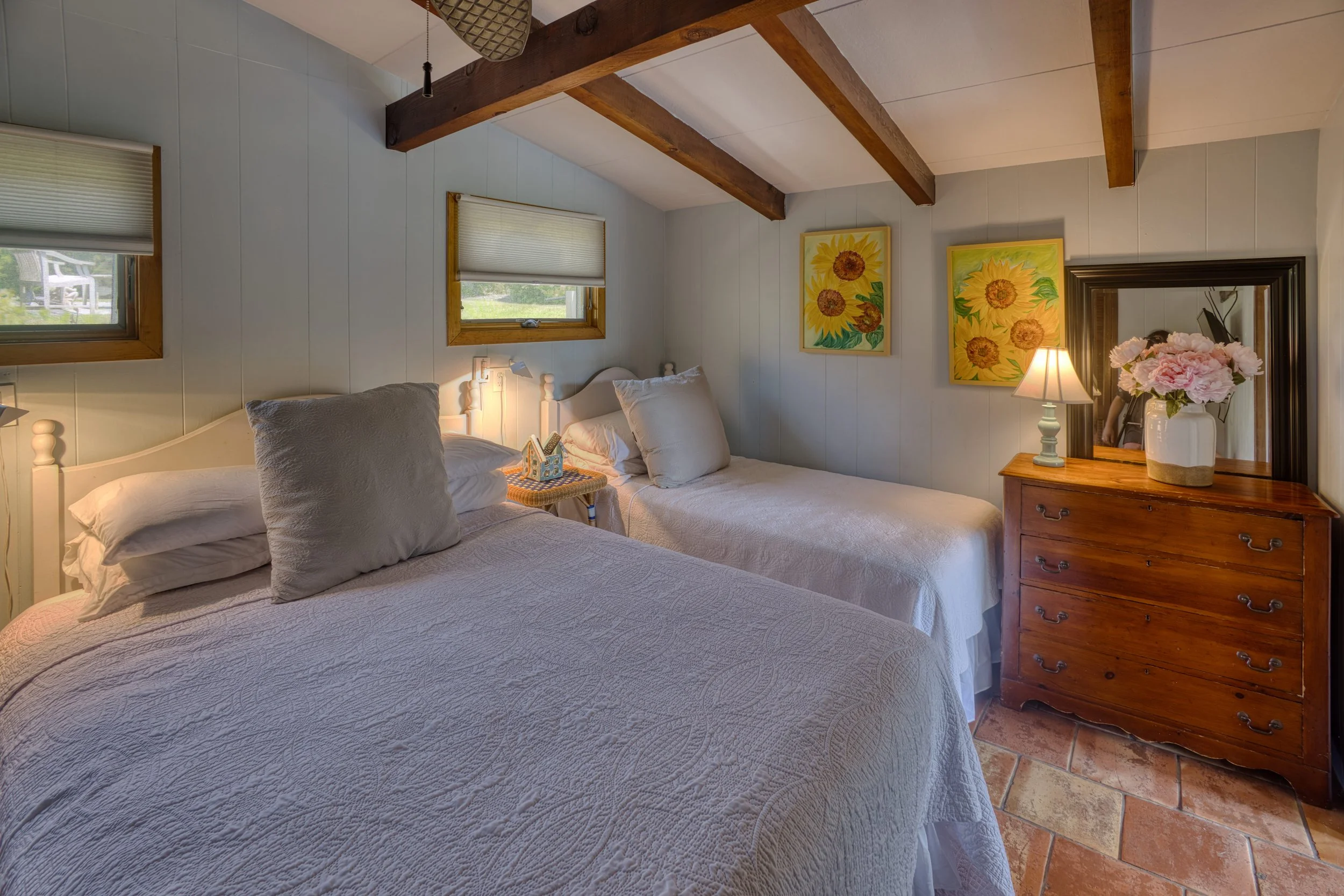 C5 - Bedroom.jpg