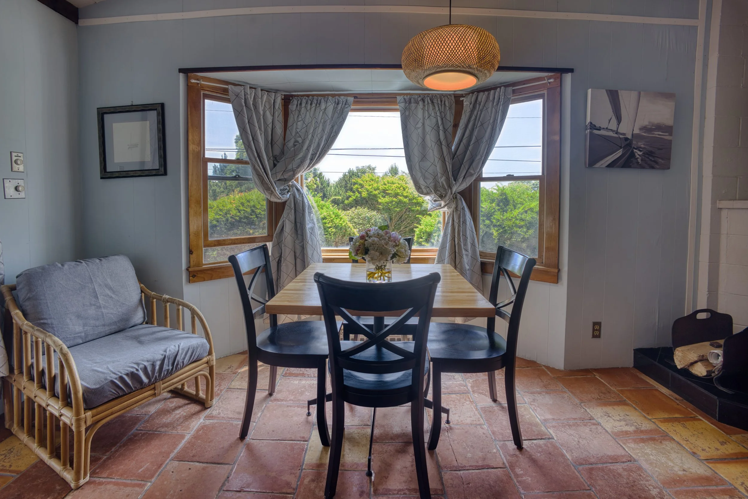 C5 - Living room scenic.jpg