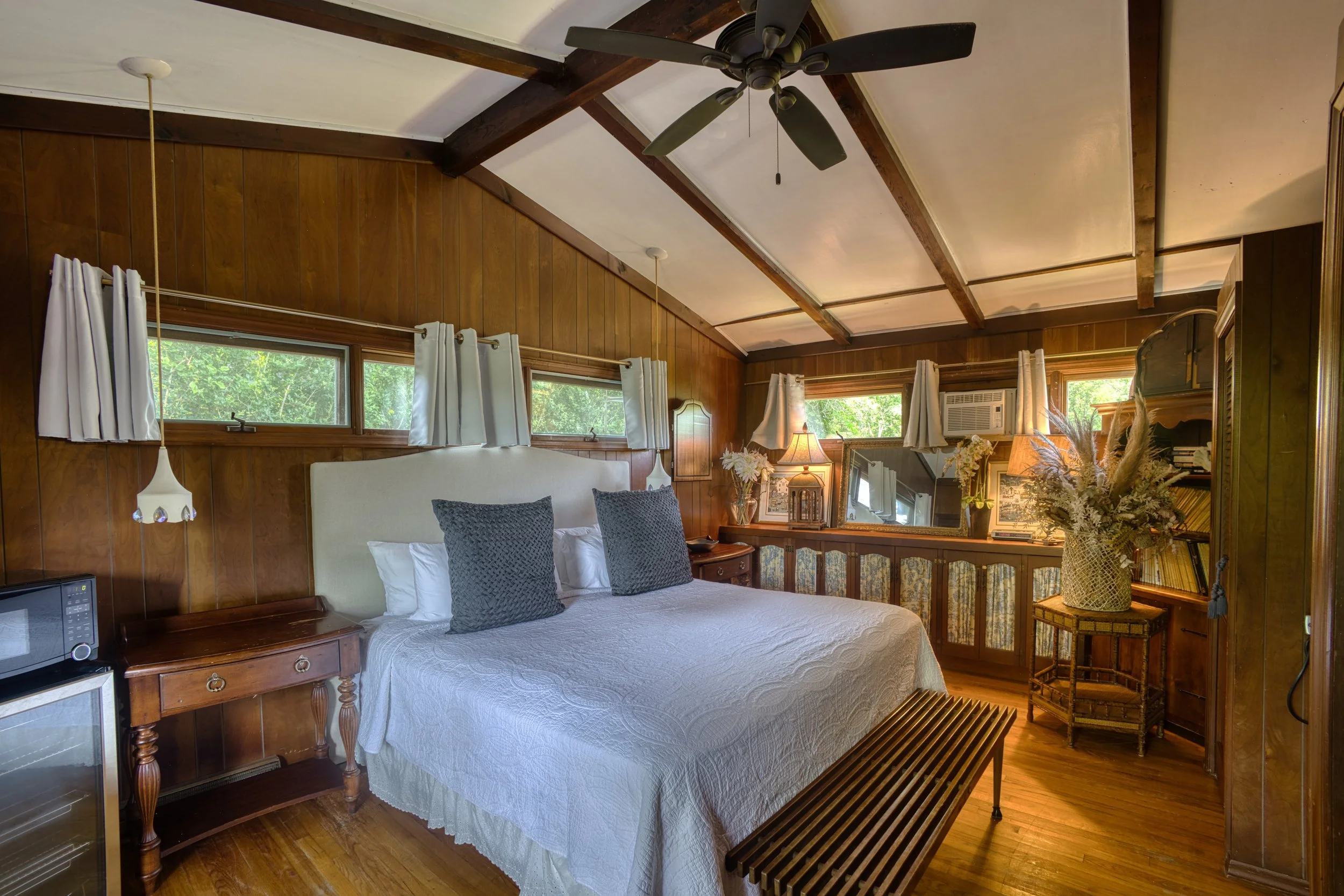 C6 - Bedroom 1.jpeg
