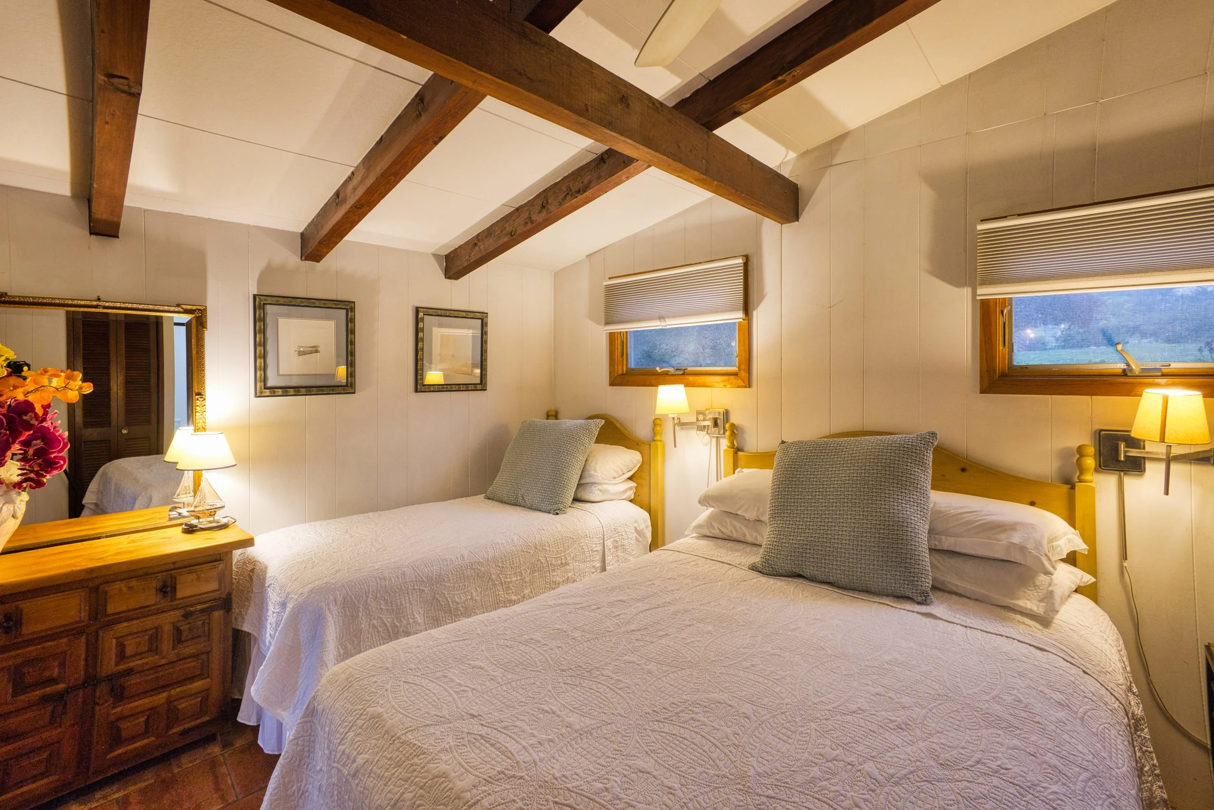 C9 - Bedroom 2.jpeg