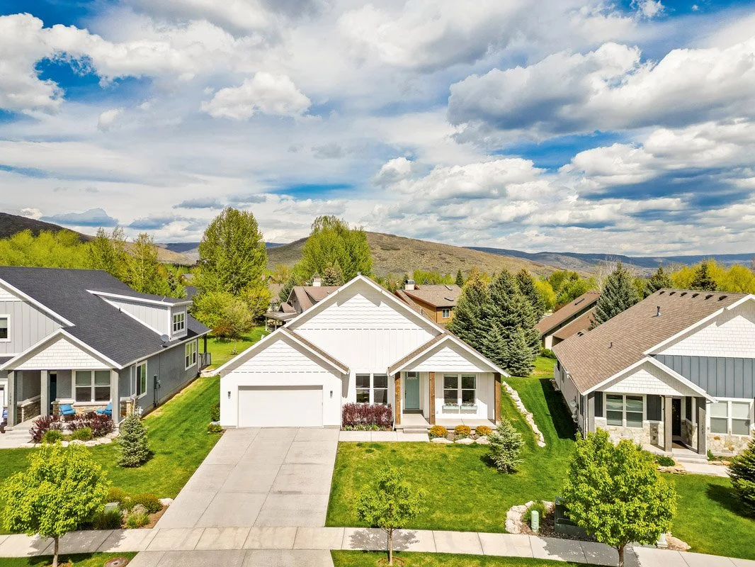 2 - 1258 Canyon View Road.jpg