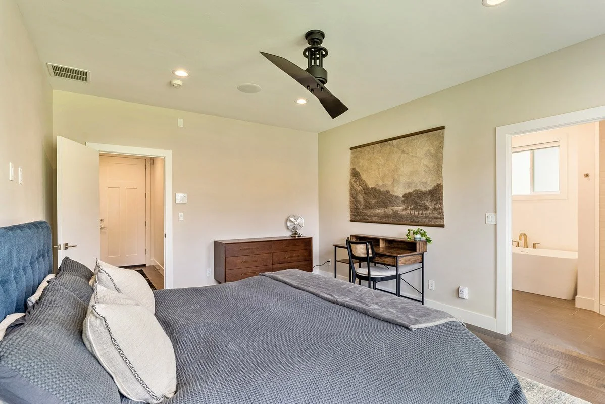 18 - 1258 Canyon View Road.jpg