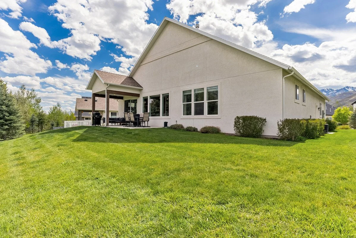 32 - 1258 Canyon View Road.jpg