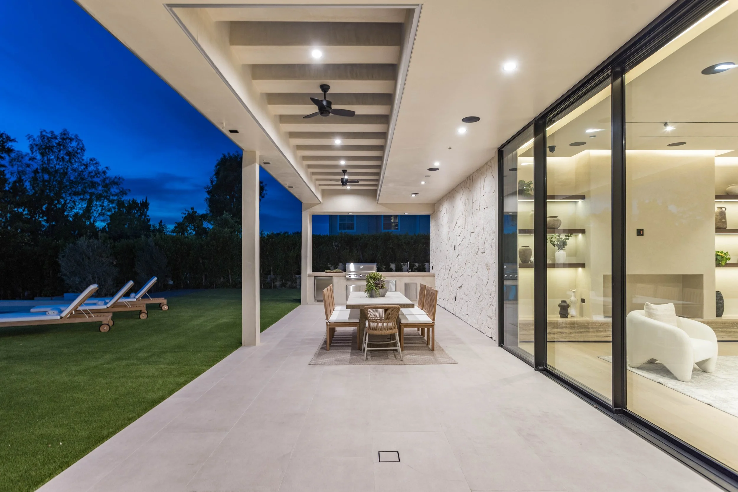 encino-modern-home-twilight-covered-patio.jpg
