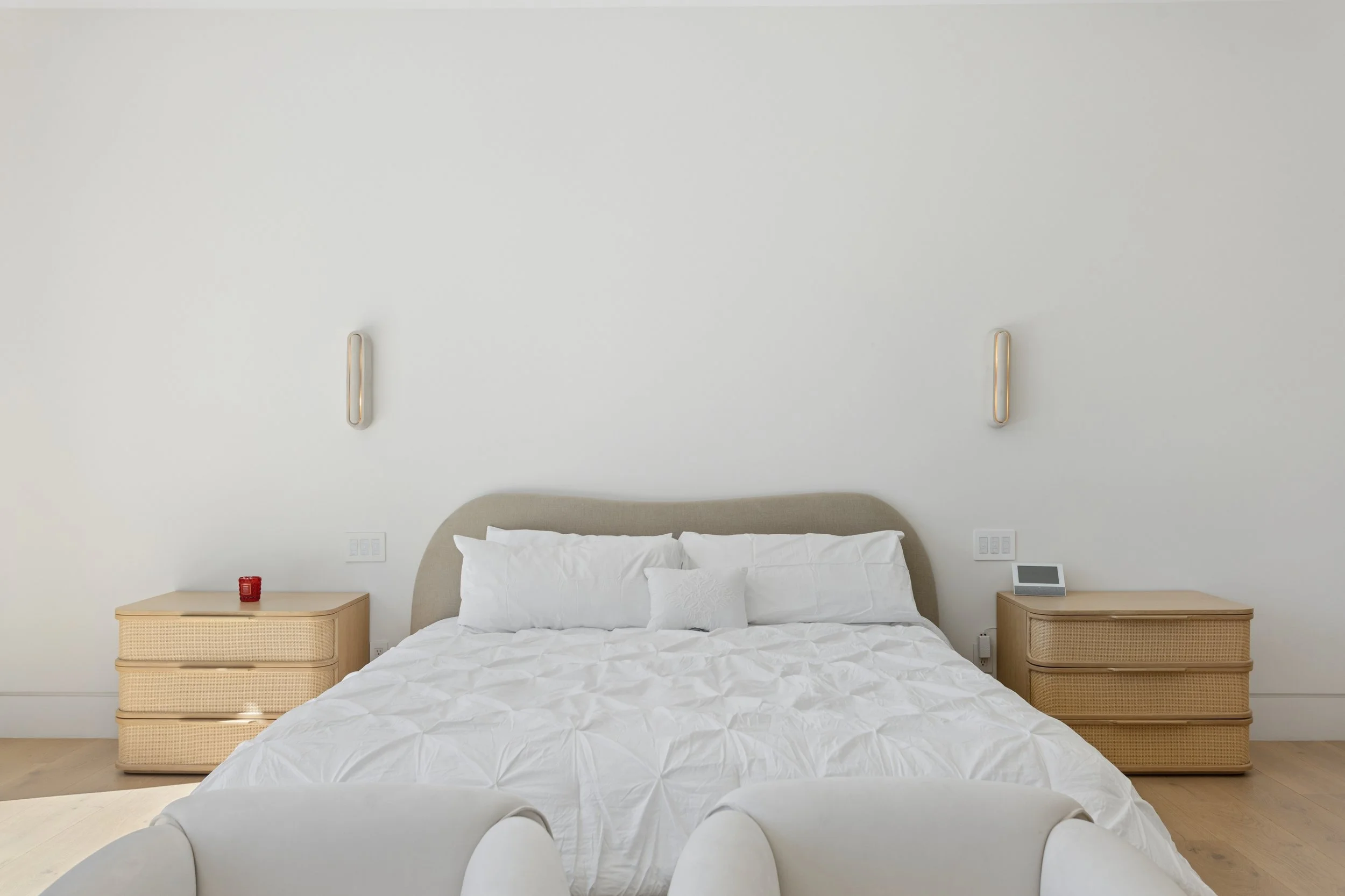 woodland-hills-luxury-home-minimalist-bedroom.jpg