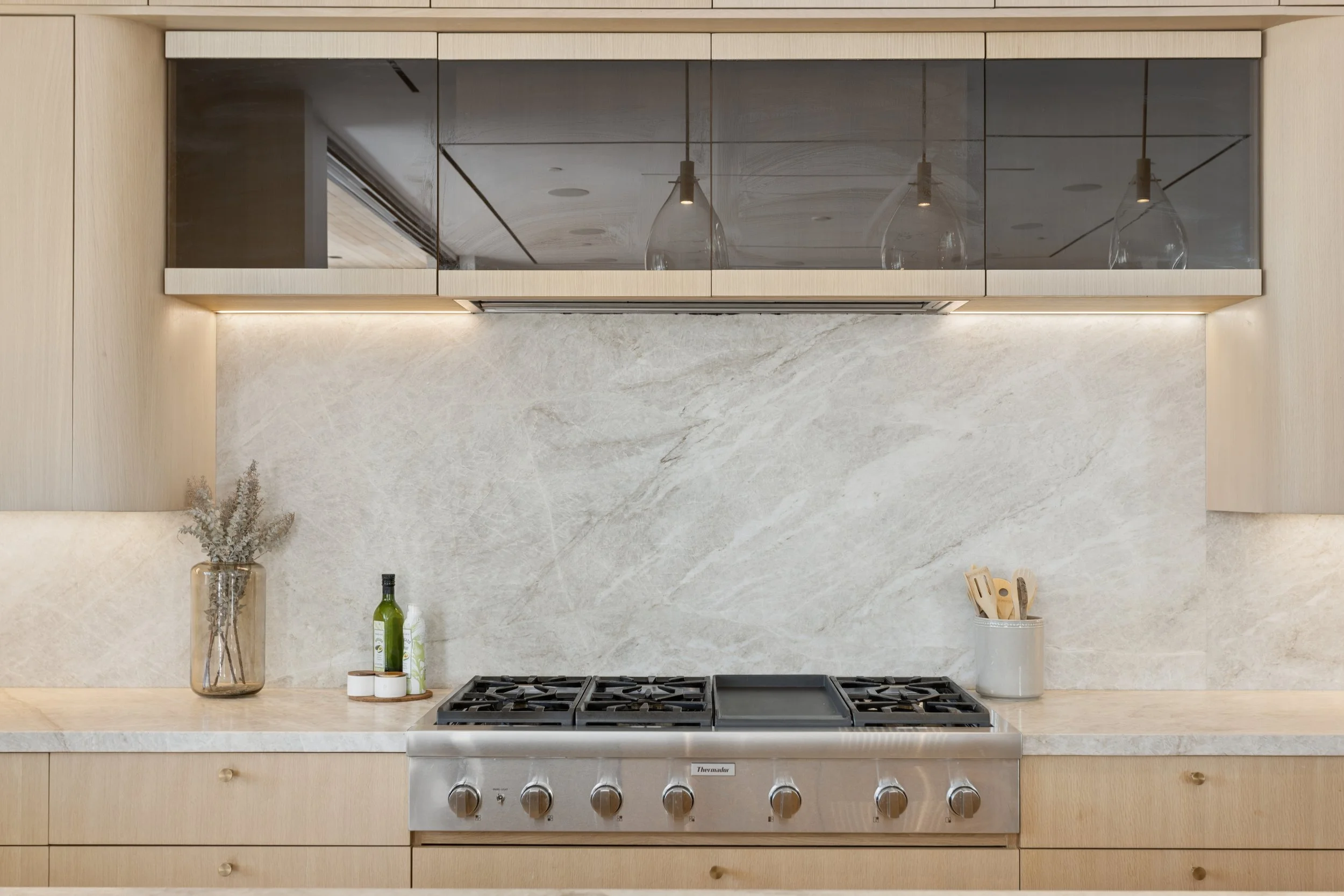 woodland-hills-luxury-kitchen-range-marble-backsplash.jpg