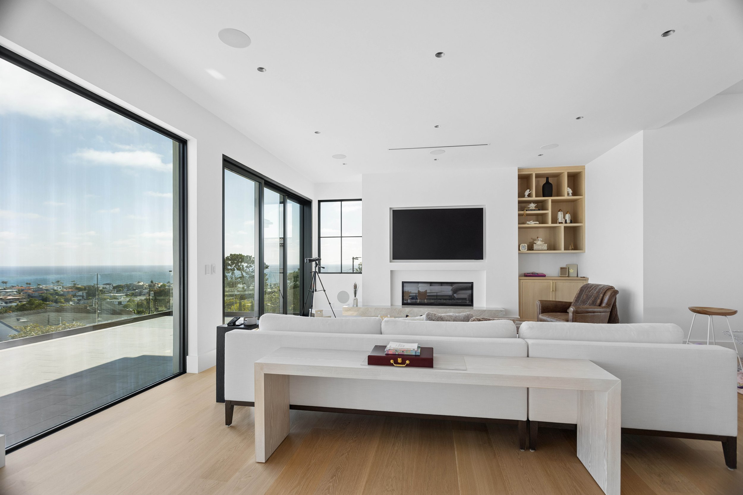 hermosa-beach-modern-farmhouse-great-room-ocean-view.jpg