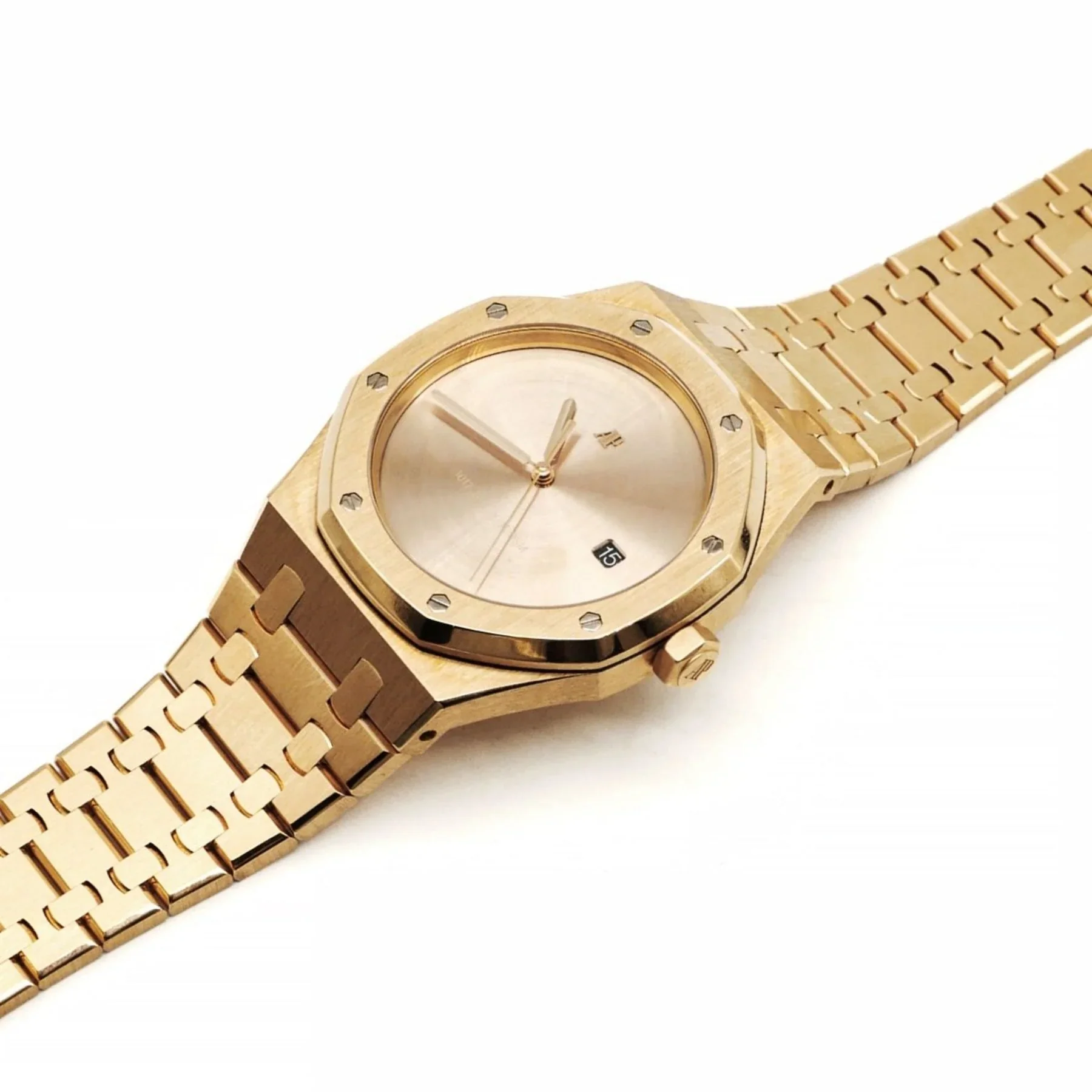 Ali Diamond audemars-piguet-1017-alyx-9sm-mad-paris-royal-oak-pink-gold-watch-2062879.webp