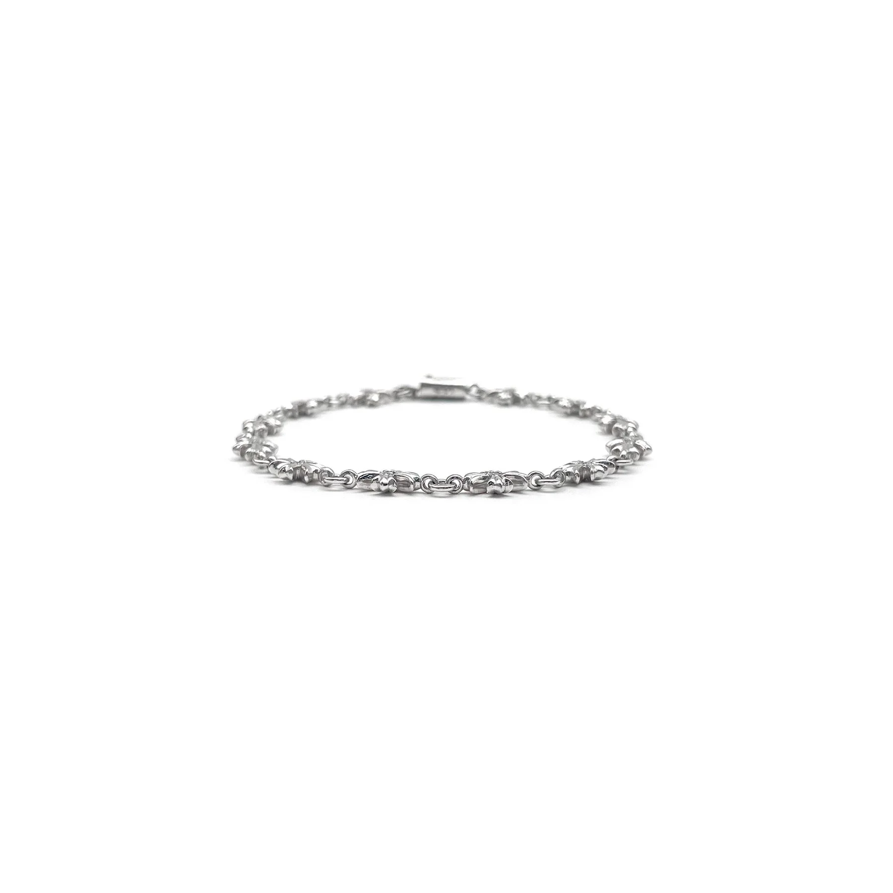 Ali Diamond chrome-hearts-18k-white-gold-diamonds-tiny-e-bracelet-470204.webp