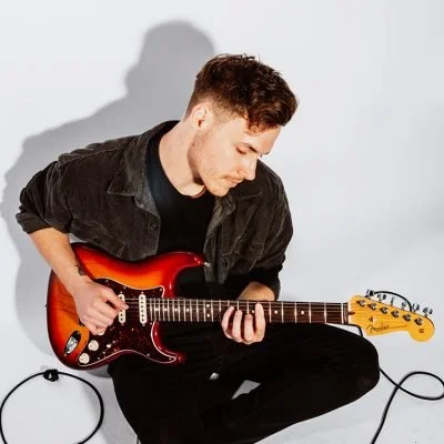 HOTEL TERMINUS: Dylan Singelton (Solo) Live