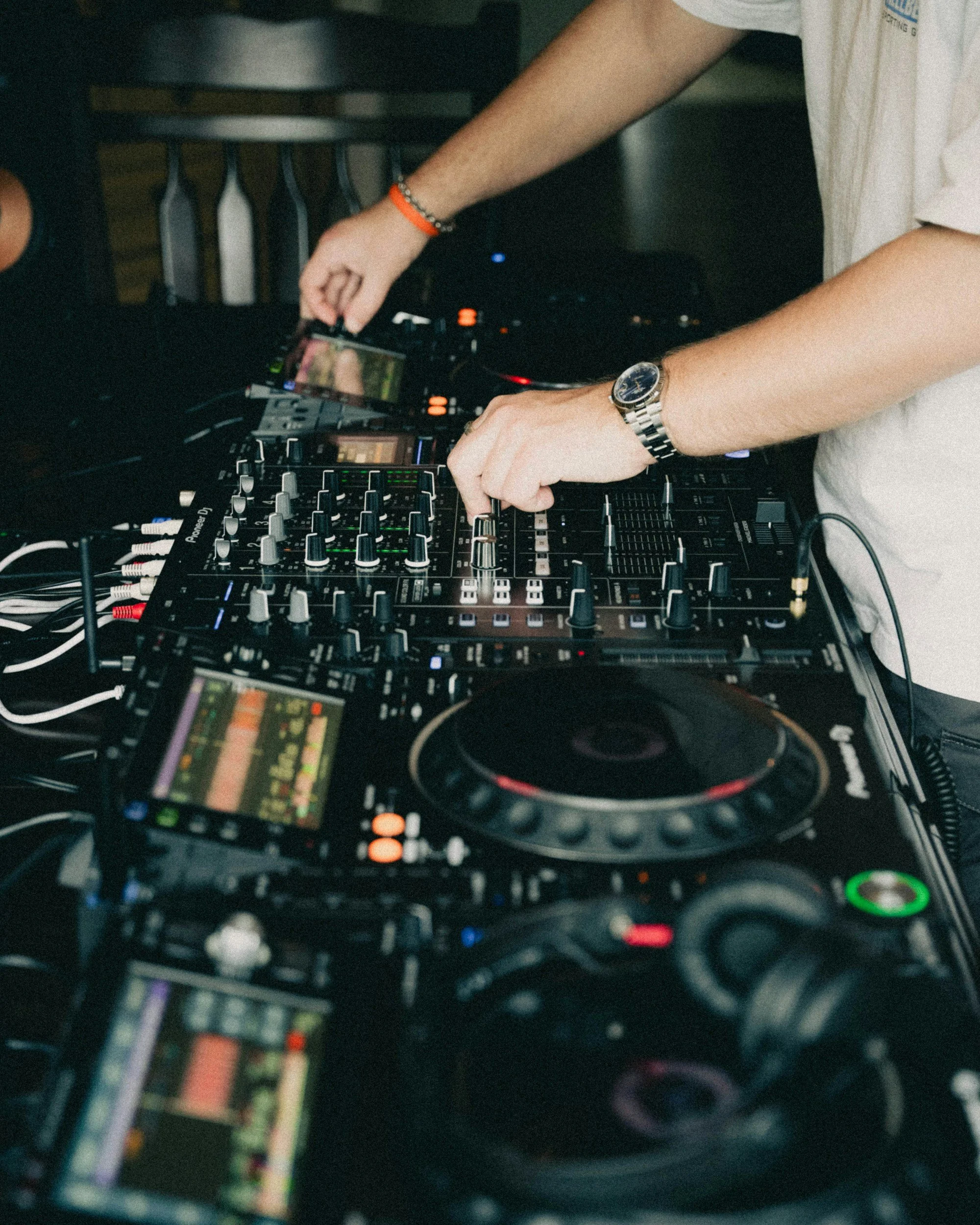 FOX ROOFTOP: SATURDAY JUNE 20
