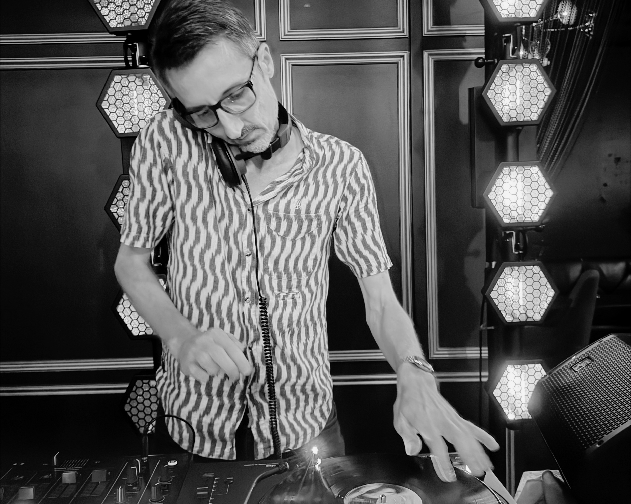 Fox Rooftop: Two Dee (DJ)