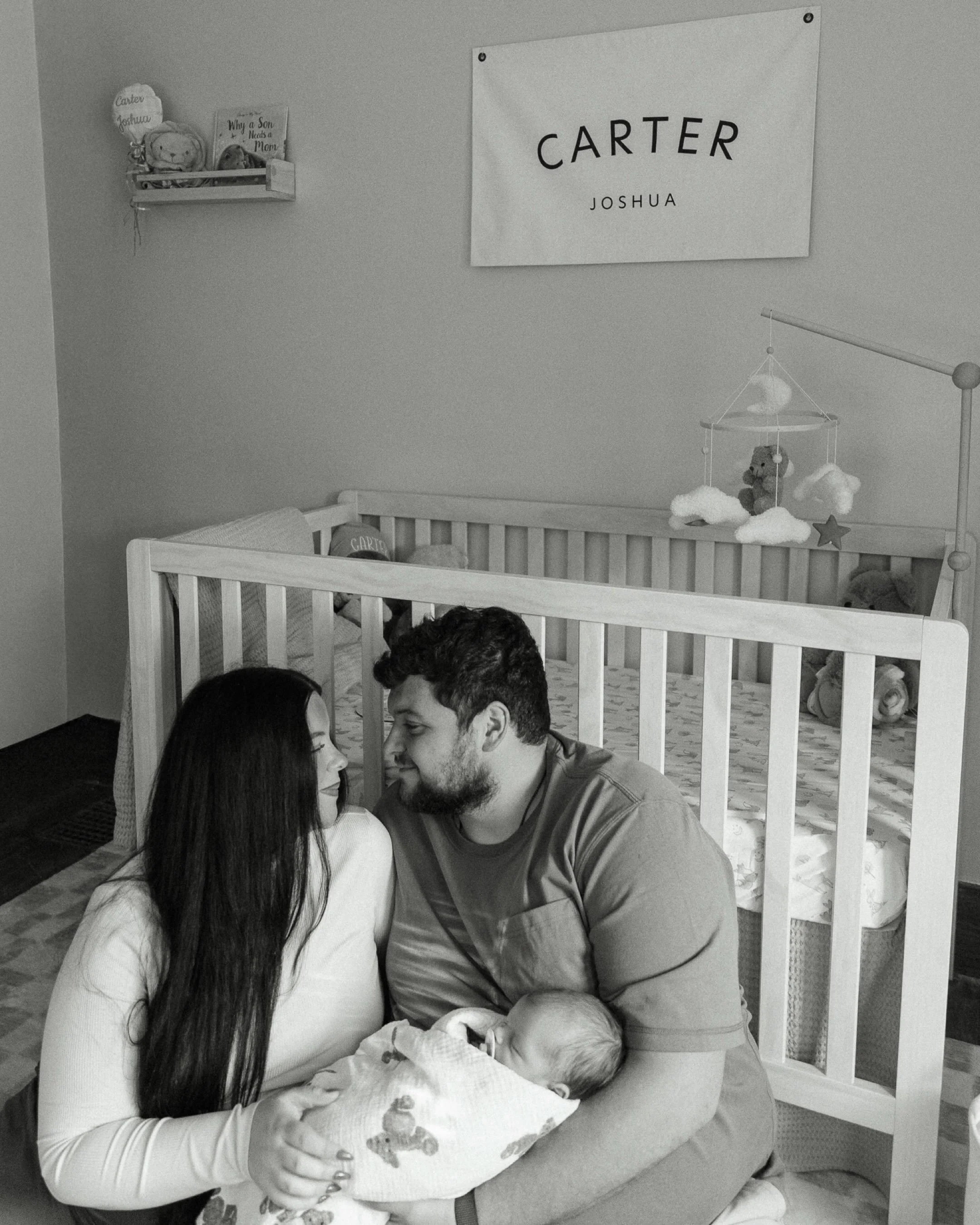 Adrianna and Cory welcomed their little babe into the world and celebrating with them was so sweet. The teddy bears all over the nursery, I can&rsquo;t. So over the moon for these THREE. 🧸

#centralilphotographer #illinoisphotographer #newborninhome