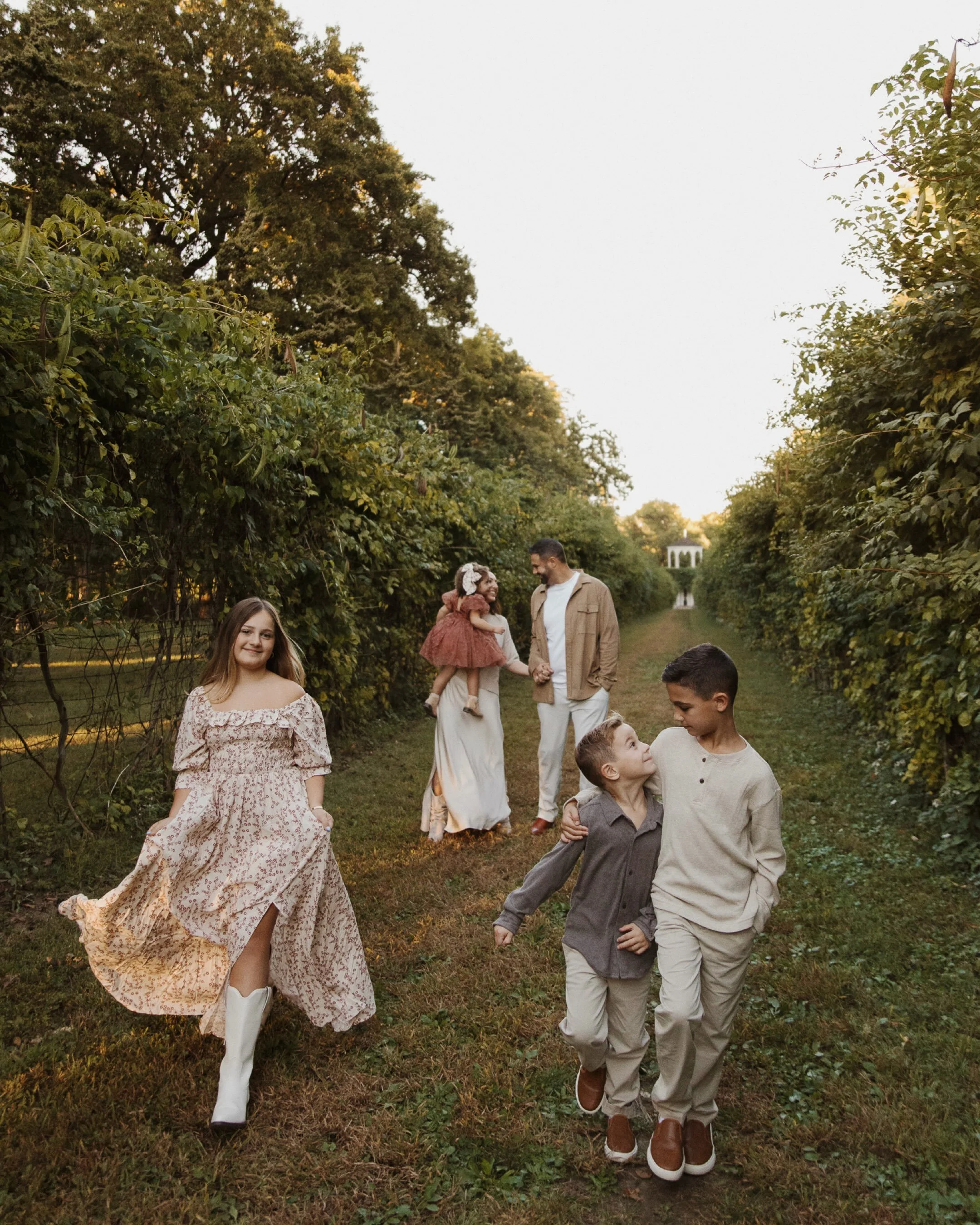 THIS is why I ask you approximately 47 questions before your family session. 

Tessa told me she wanted whimsical, playful, lots of love, kisses + snuggles&mdash;and most importantly, she wanted to actually enjoy the process instead of worrying about