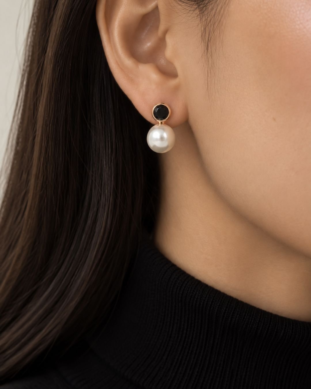 Did someone say Akoya pearls? 
Meet our Midnight Pearl Studs, Akoya pearls set in 18K rose gold.
Available today!

#blackdiamond #Akoyapearls
