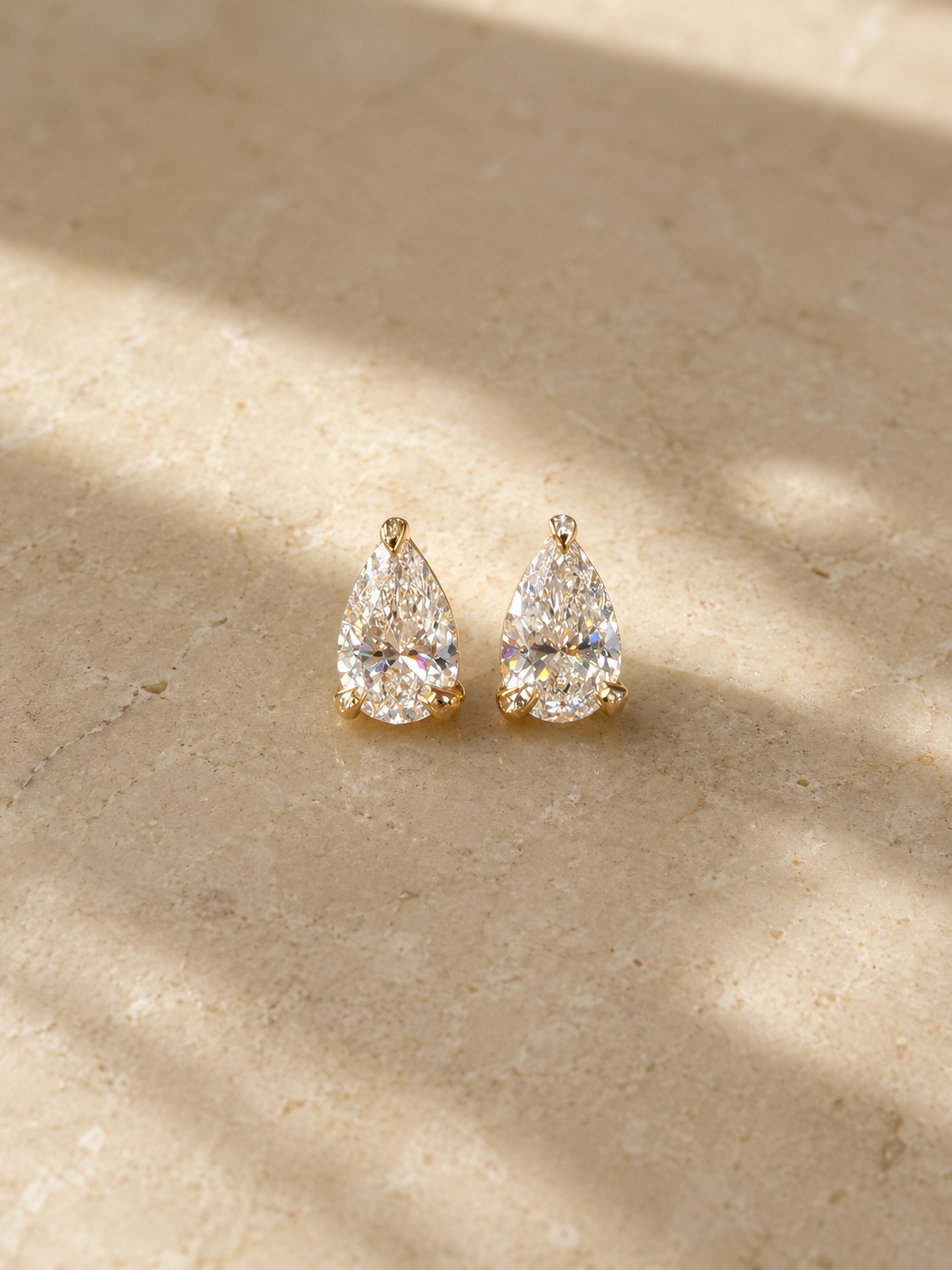 The Pear Studs
18K yellow gold
From HK$XX,XXX
