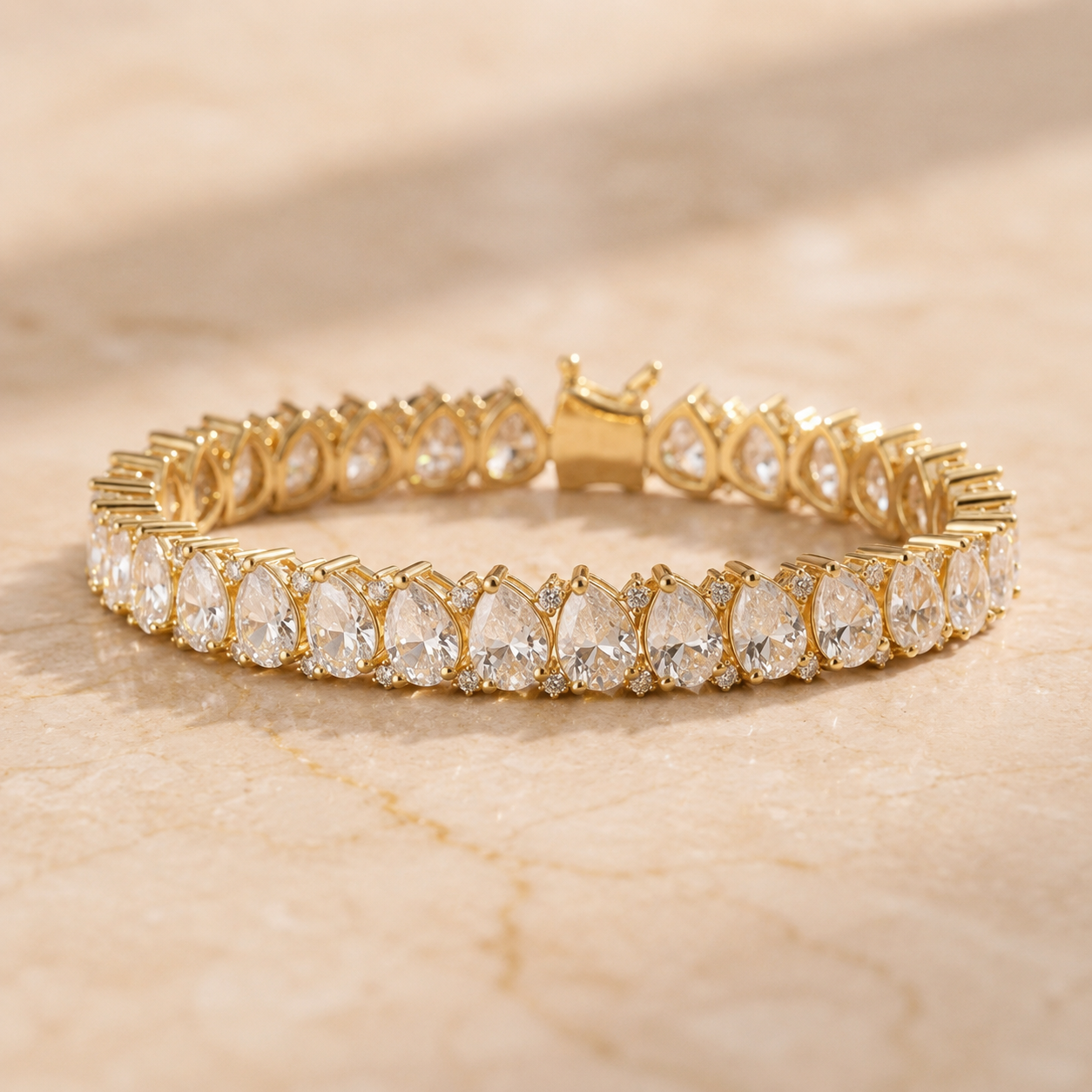 The Pear Bracelet
18K yellow gold
From HK$XX,XXX