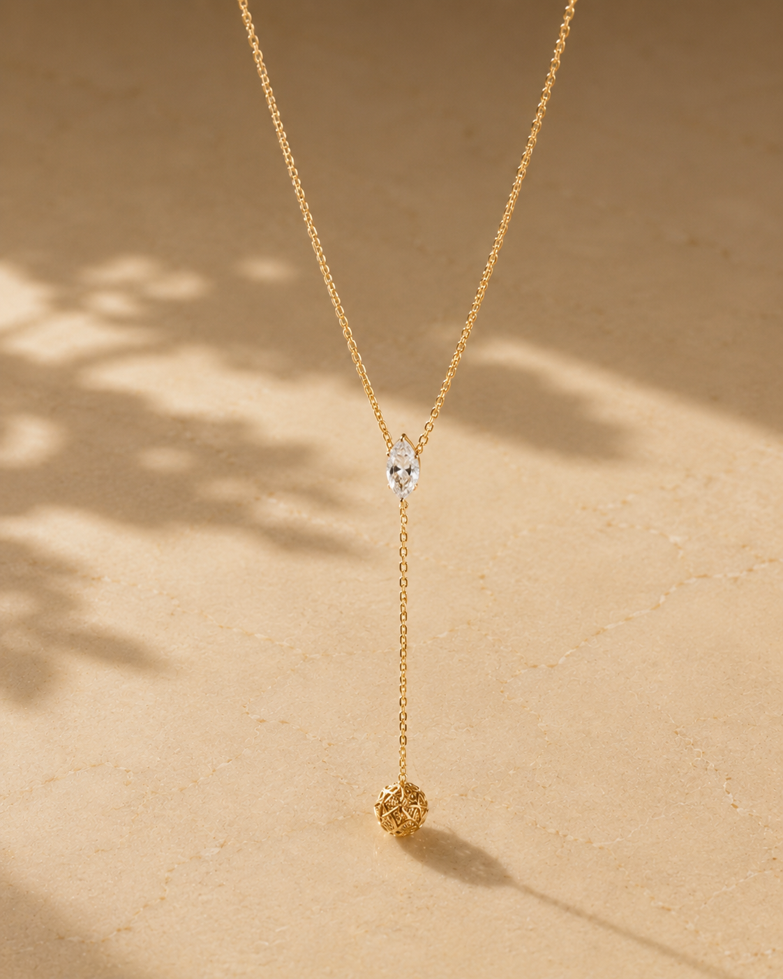 The Marquise Drop Necklace
18K yellow gold
From HK$XX,XXX