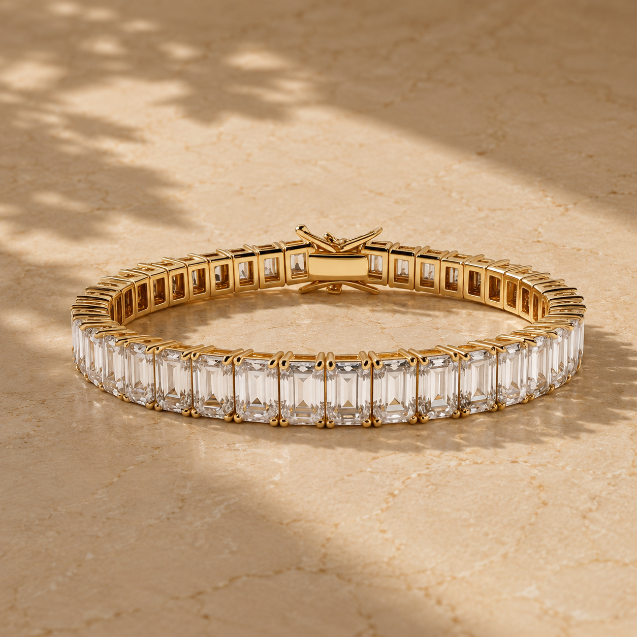 The Emerald Bracelet
18K yellow gold
From HK$XX,XXX
