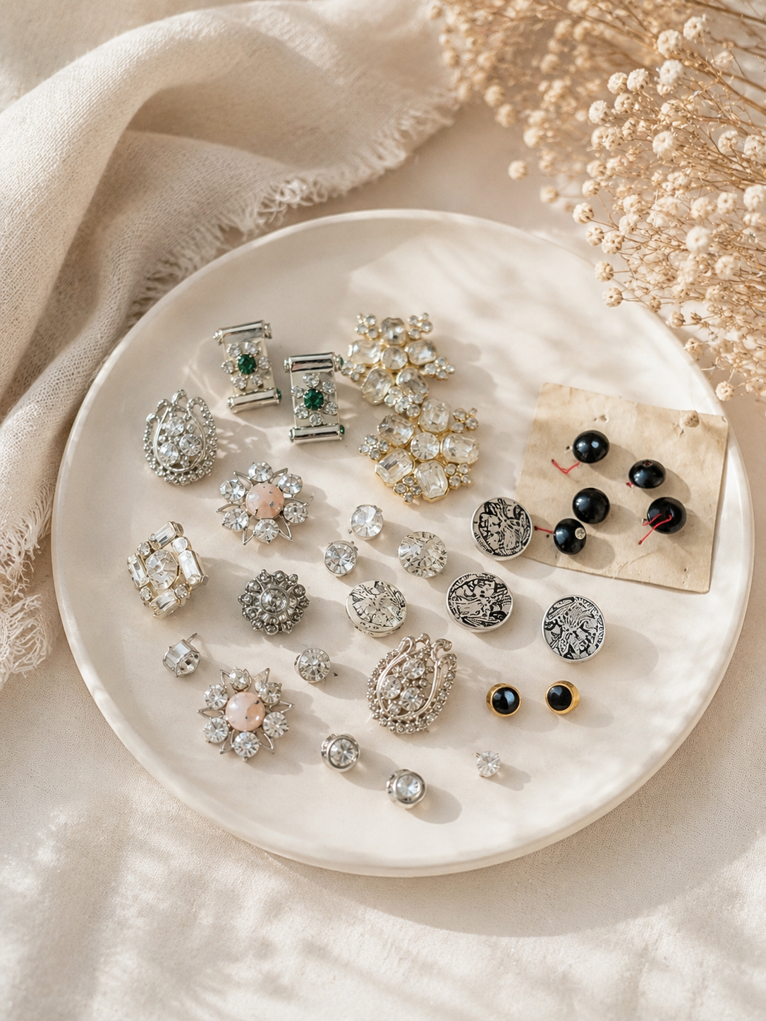 Vintage Decorative Button Lot – 20 Assorted Rhinestone, Faux Pearl & Novelty Buttons
