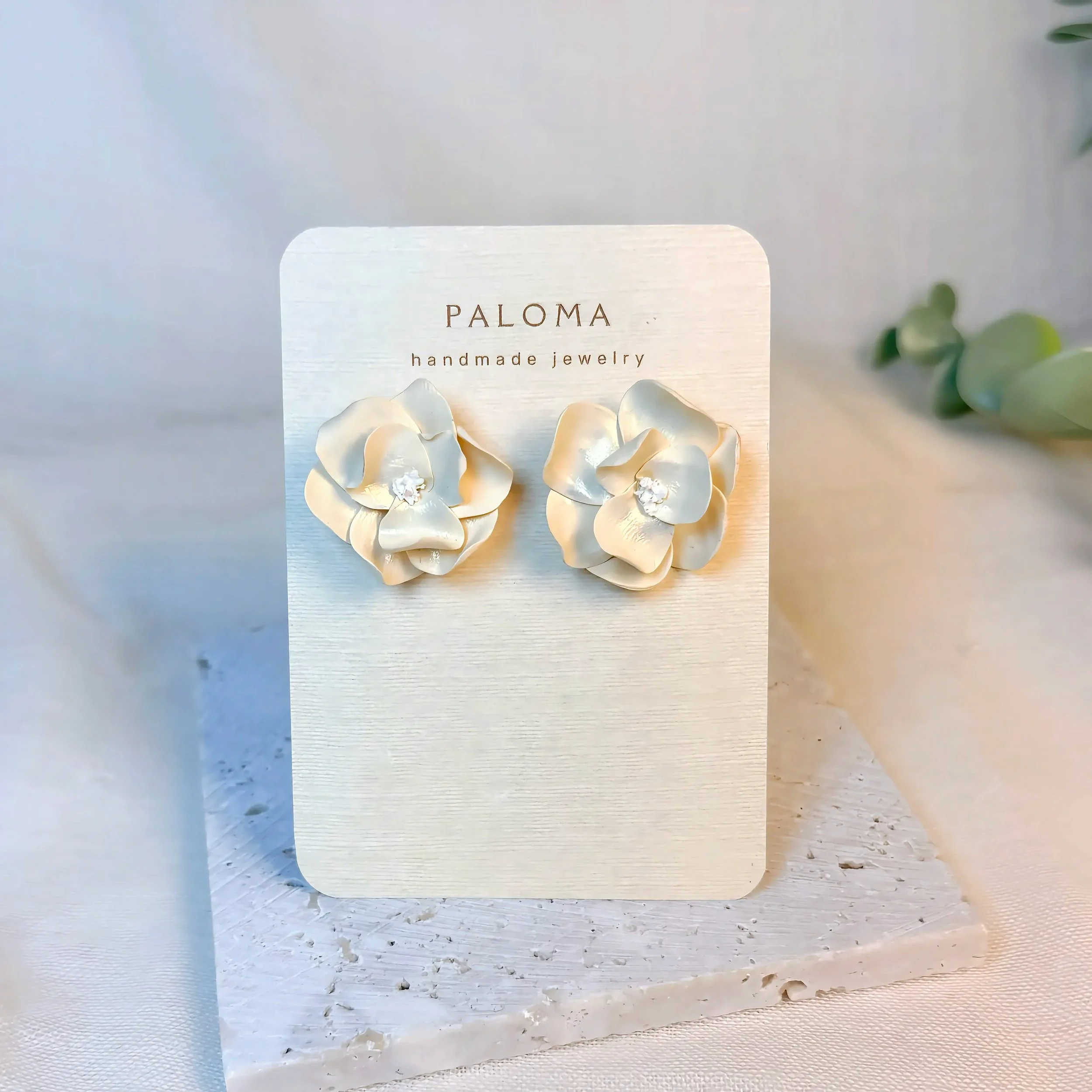 Pearlescent Ivory Pearl Stud