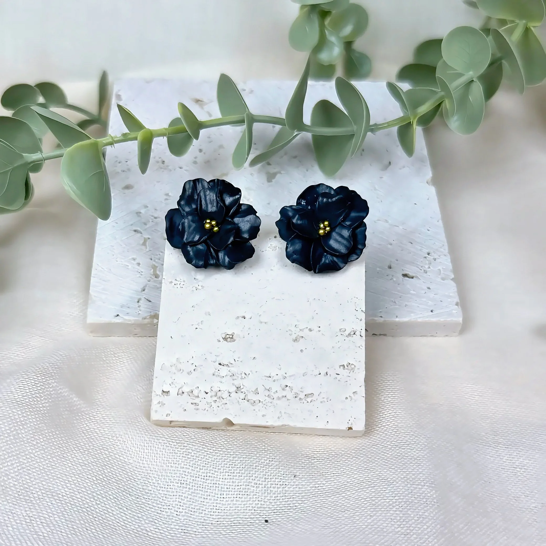 Black_Flower_Paloma_Clay2.JPEG