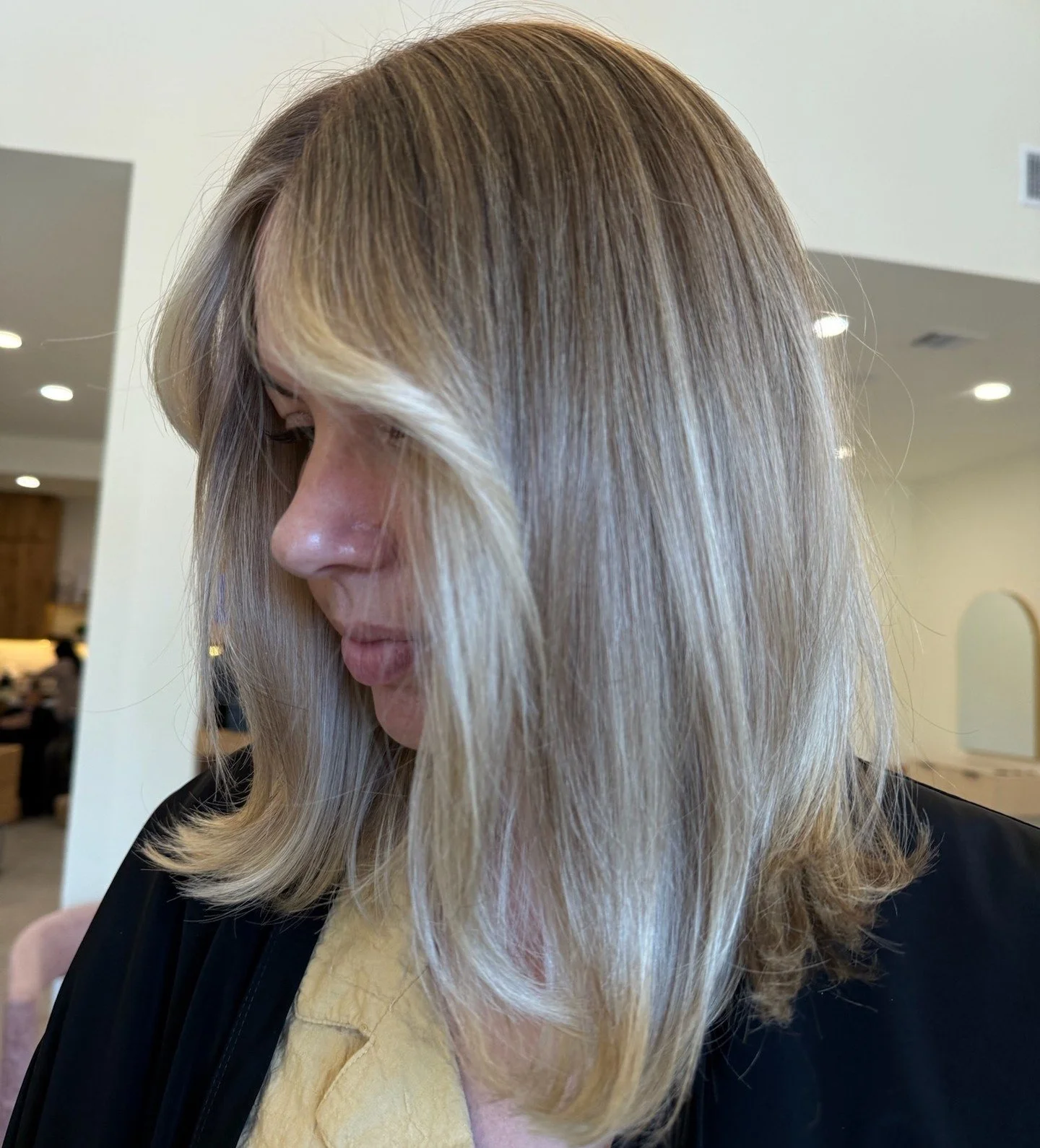 Dimensional blonde created by our team ✨
Custom blonding is designed to enhance brightness while keeping the hair healthy and strong.
If you're looking for a blonde specialist near Tomball or The Woodlands, our stylists would love to see you.
📅 Book