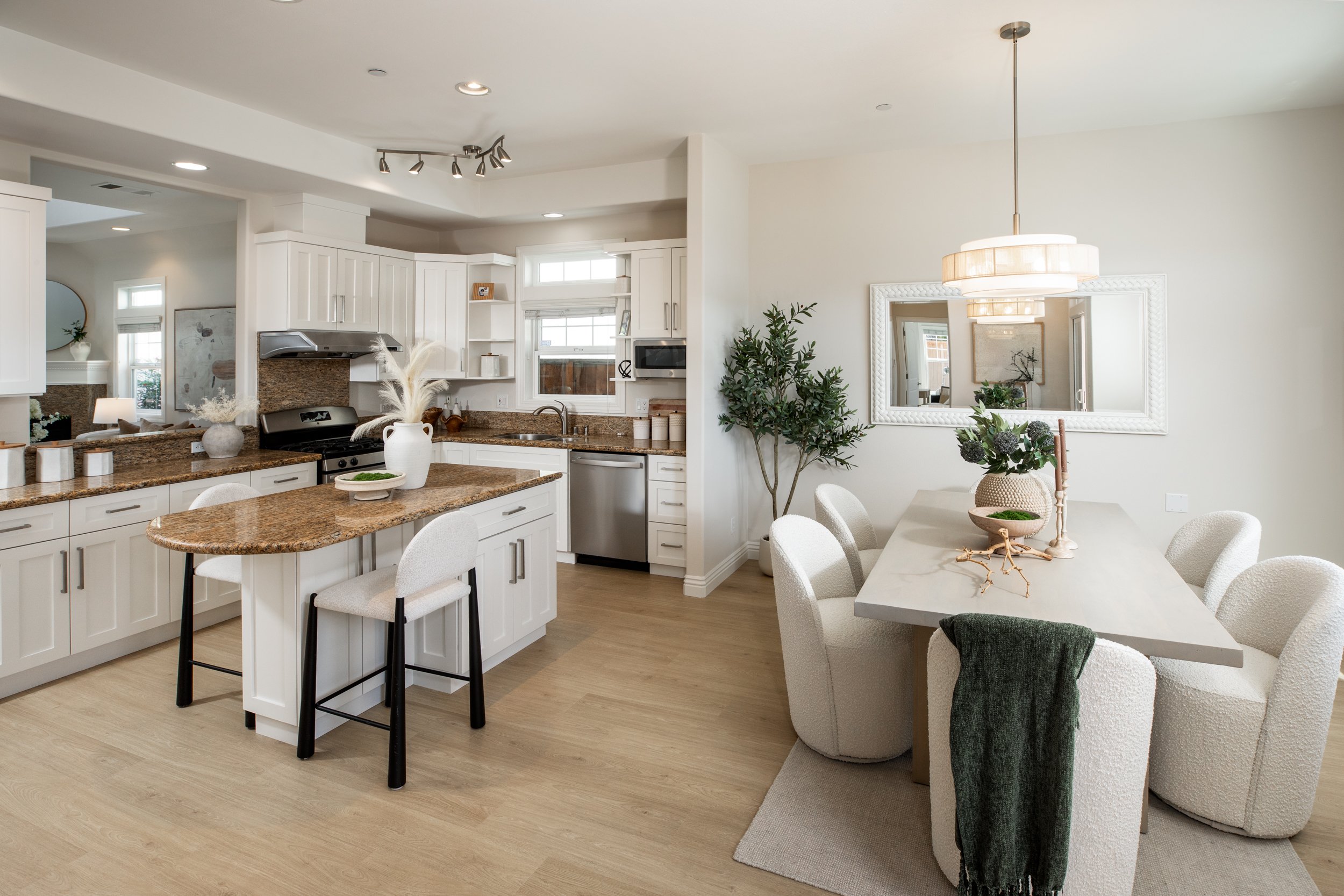 7-Warner_Matt_Anello-9767-MLS.jpg