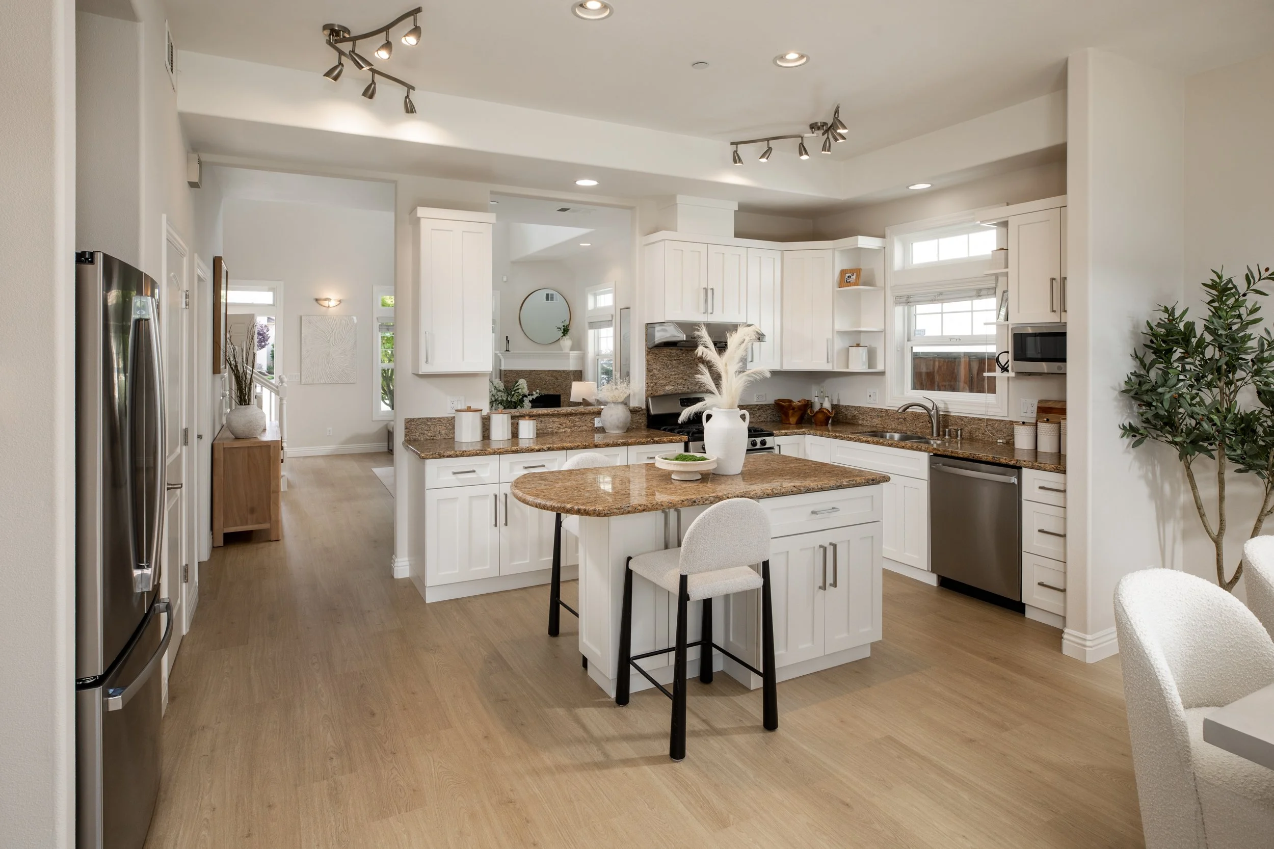 6-Warner_Matt_Anello-9775-MLS.jpg