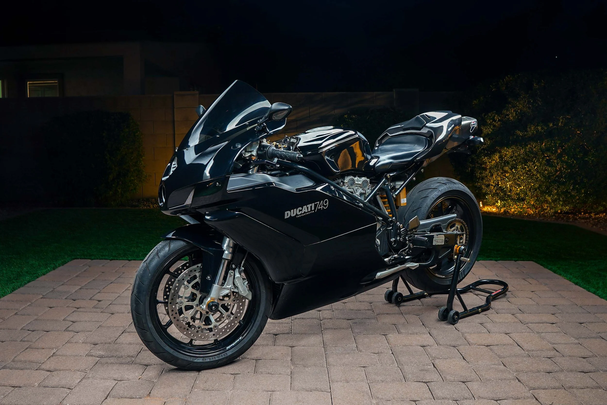 Gloss Black Ducati 749